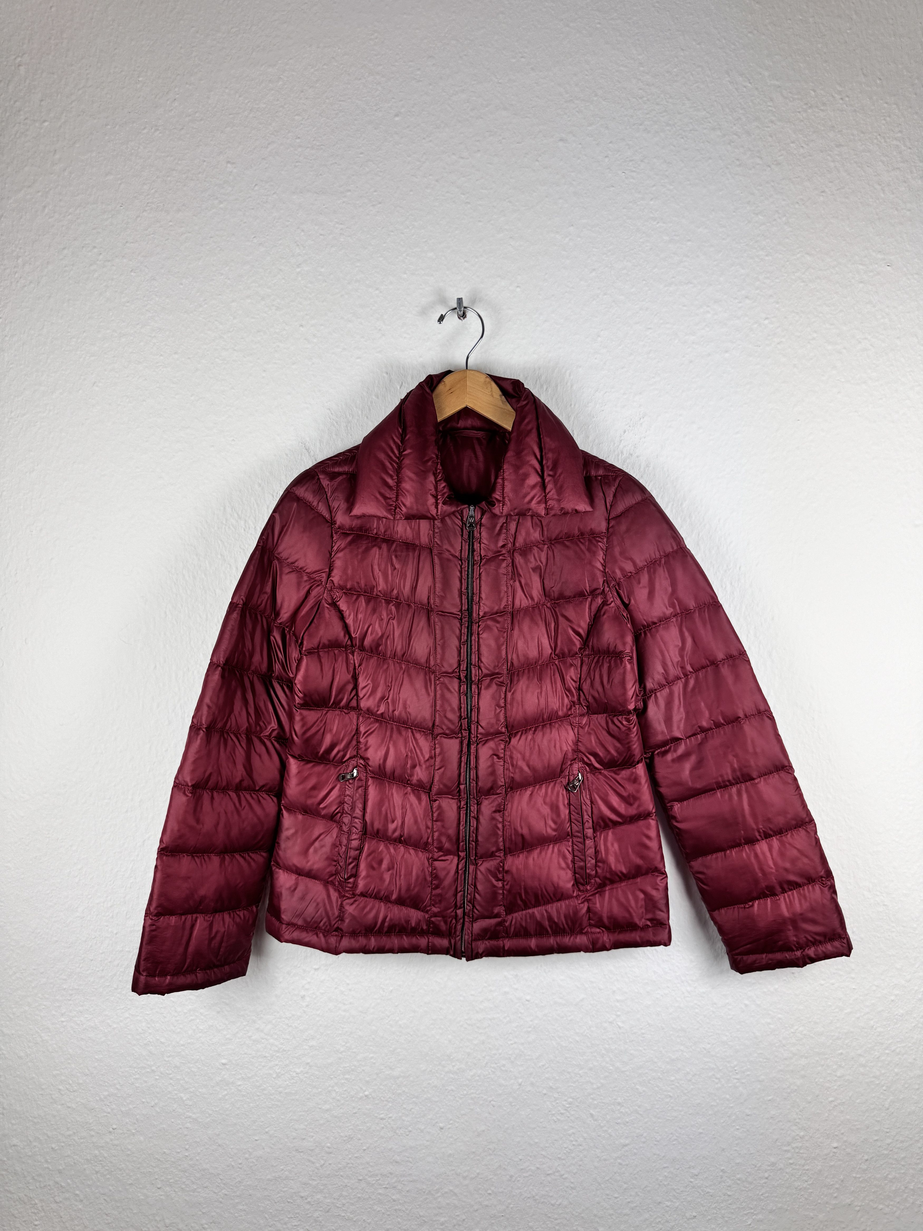 Weekend Max Mara Women`s MAX MARA WEEKEND NYLON RED PUFFER DOWNJACKET SIZE 40 Size M / US 6-8 / IT 42-44 - 1 Thumbnail