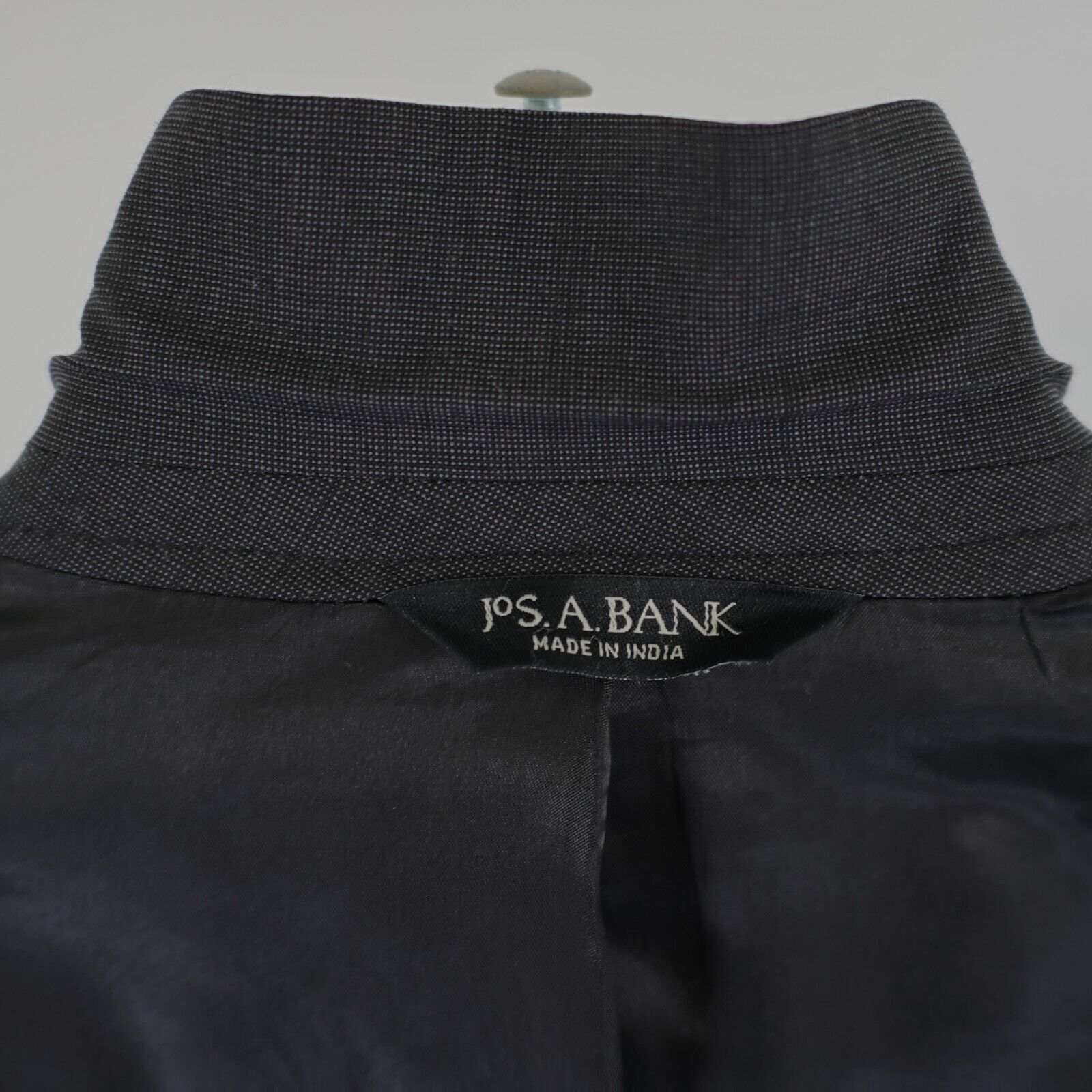 Jos. A. Bank Jos A Bank Wool Gray Birdseye 2 Piece Suit 46R 40/29 3 Butto Size 46R - 15 Thumbnail