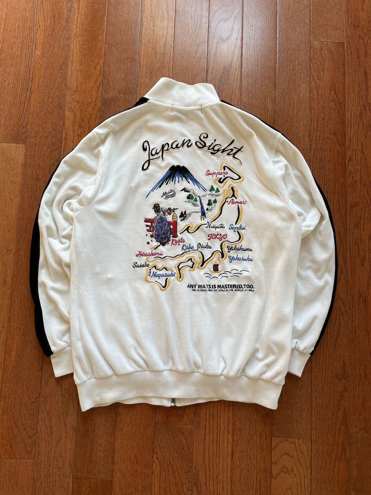 image of Sukajan Souvenir Jacket x Vintage 90's Japanese Sukajan Souvenir Velour Track Jacket S in White (Si