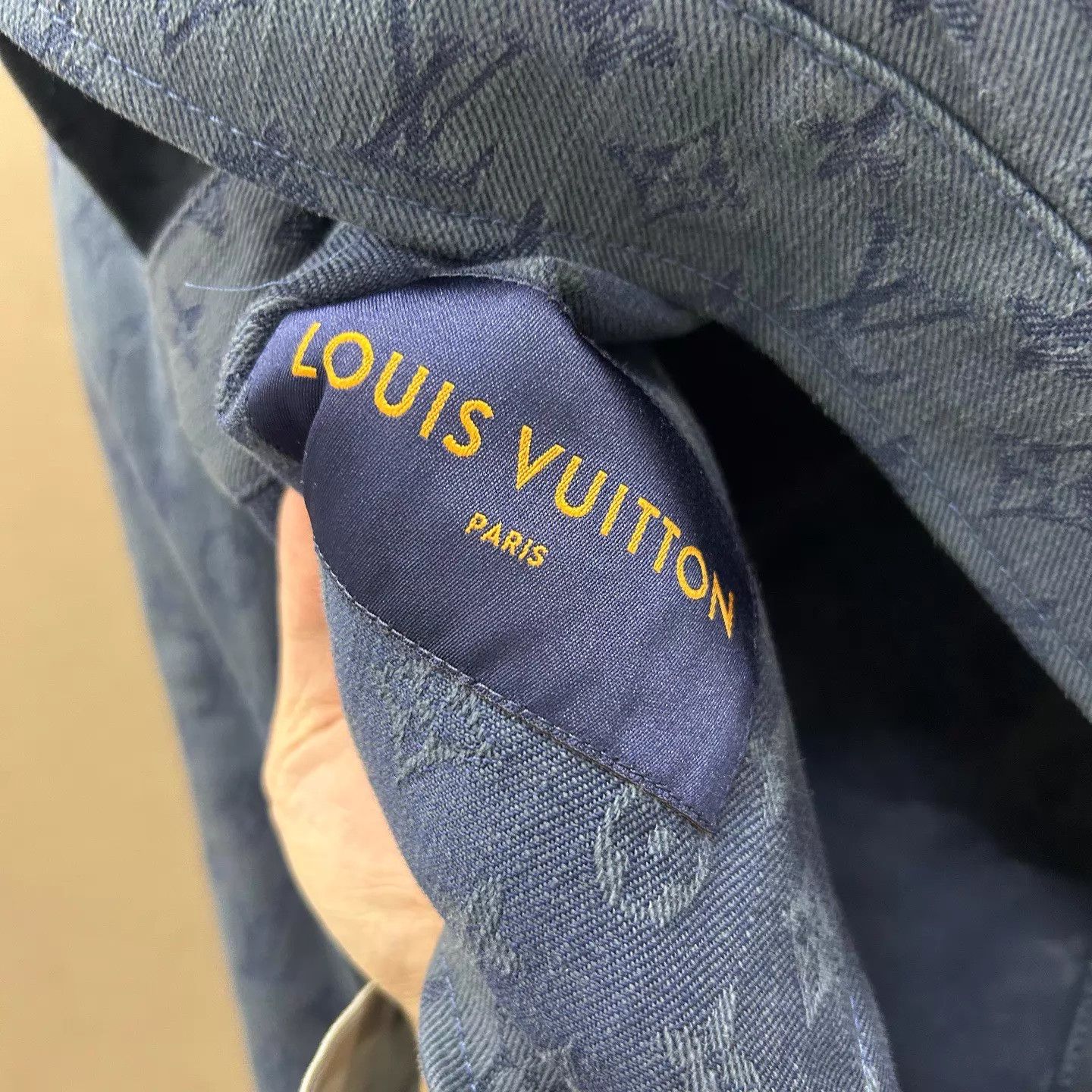 Louis Vuitton Louis Vuitton 99 new blue printed denim jacket size 54 Size US L / EU 52-54 / 3 - 3 Thumbnail
