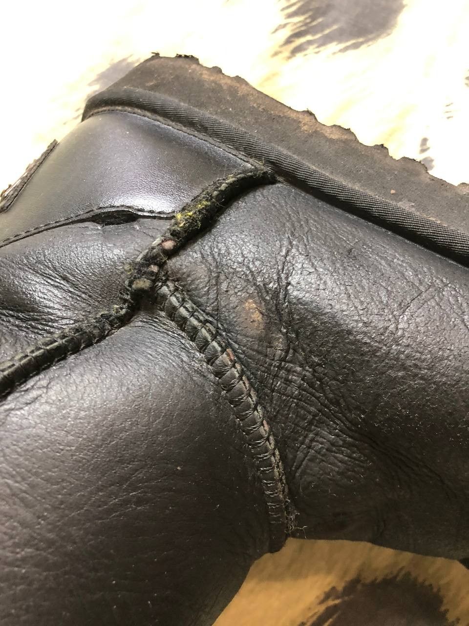 Ugg UGG Classic Short Leather boots. Size US 9 / IT 39 - 17 Thumbnail