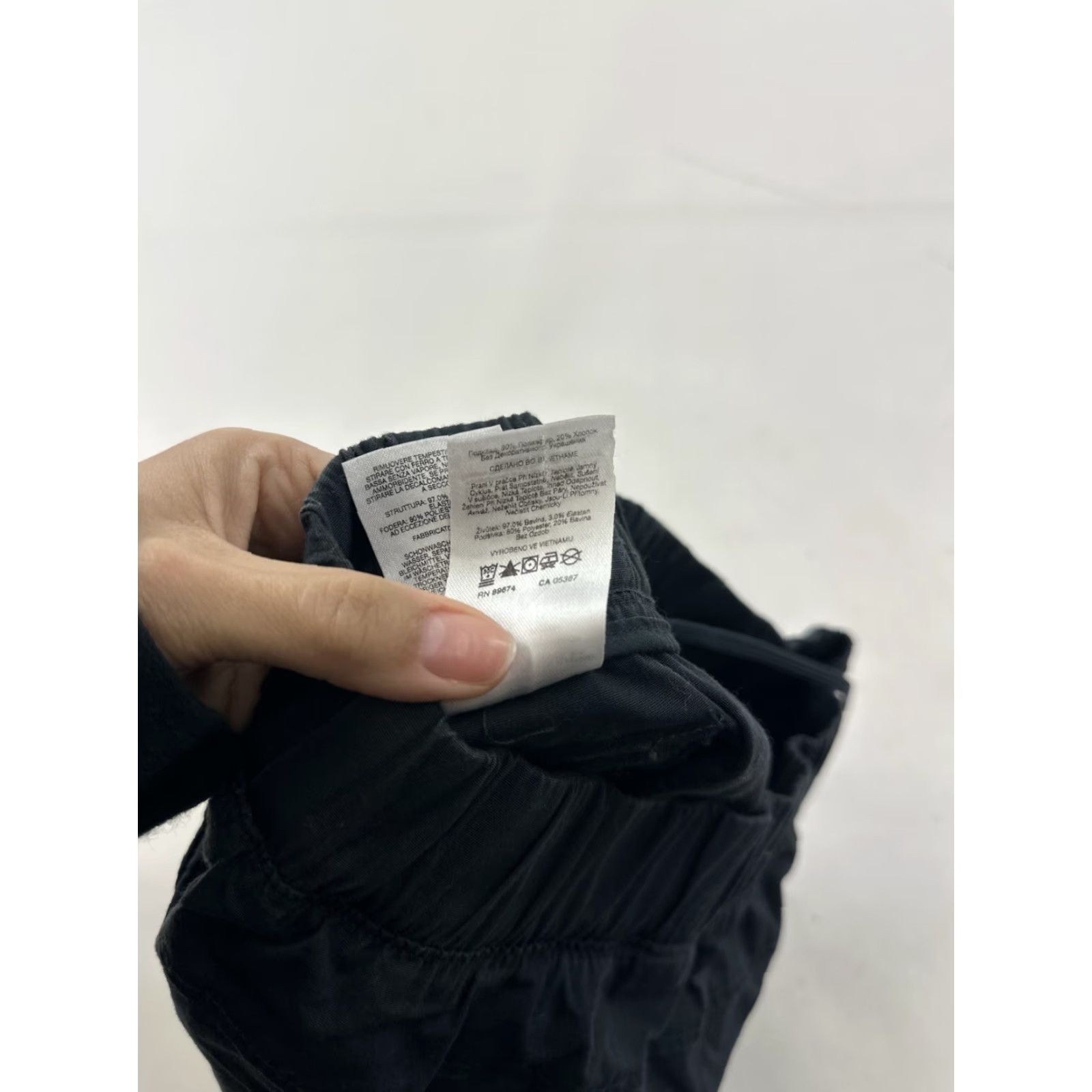 Mountain Hardwear Mountain Hardwear Cargo Shorts Womens XS Black Activewear Hiking Travel Size 26" / US 2 / IT 38 - 7 Thumbnail