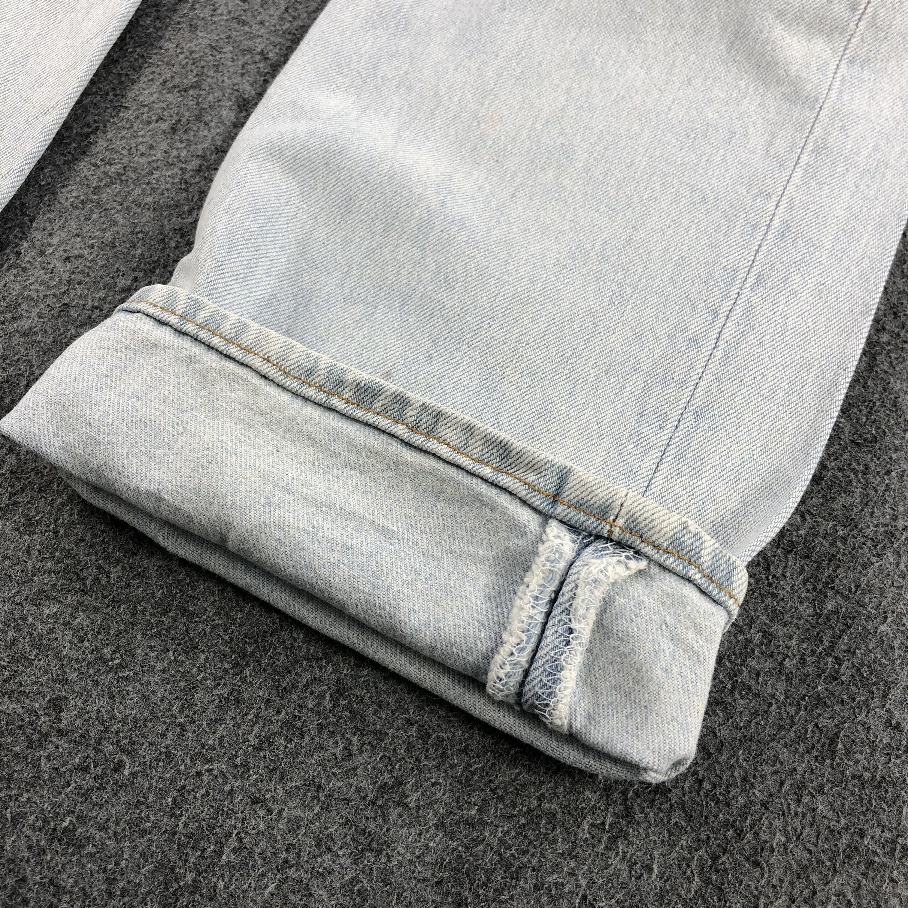 Levi's Vintage 90s Levis 501 Jeans Light Wash Denim KJ315 Size US 30 / EU 46 - 7 Thumbnail