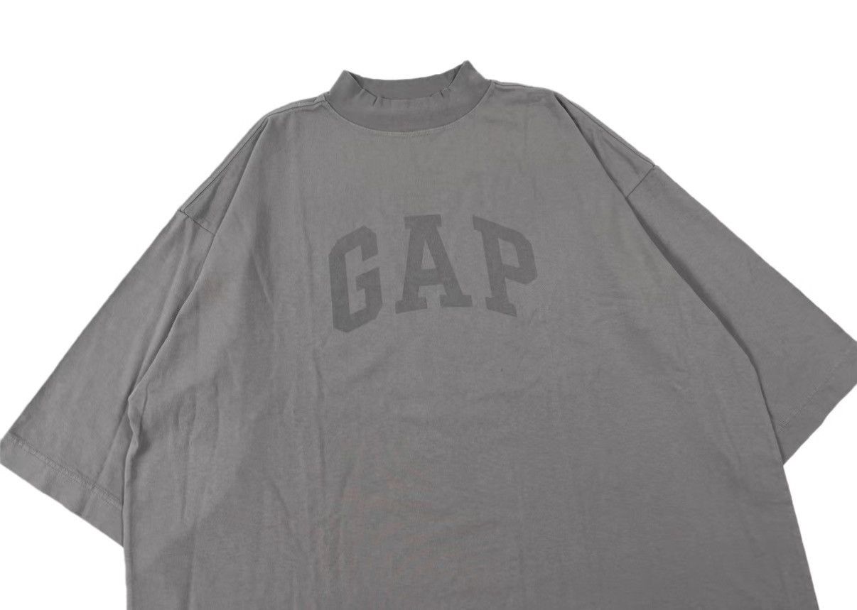 Yeezy Yeezy x Gap x Balenciaga 3/4 Sleeve Tee J31 Size US S / EU 44-46 / 1 - 3 Thumbnail