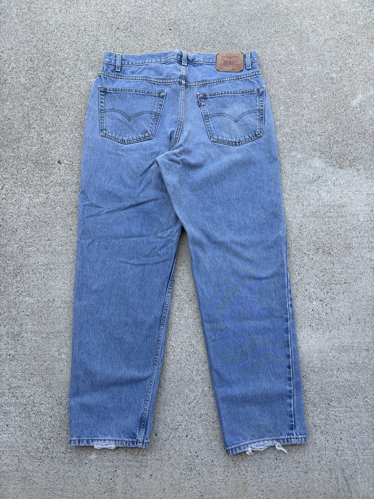 Levi's Vintage 2002 L. Indigo Levi’s 550 Relaxed Fit Jeans Size 38 Size US 36 / EU 52 - 2 Thumbnail
