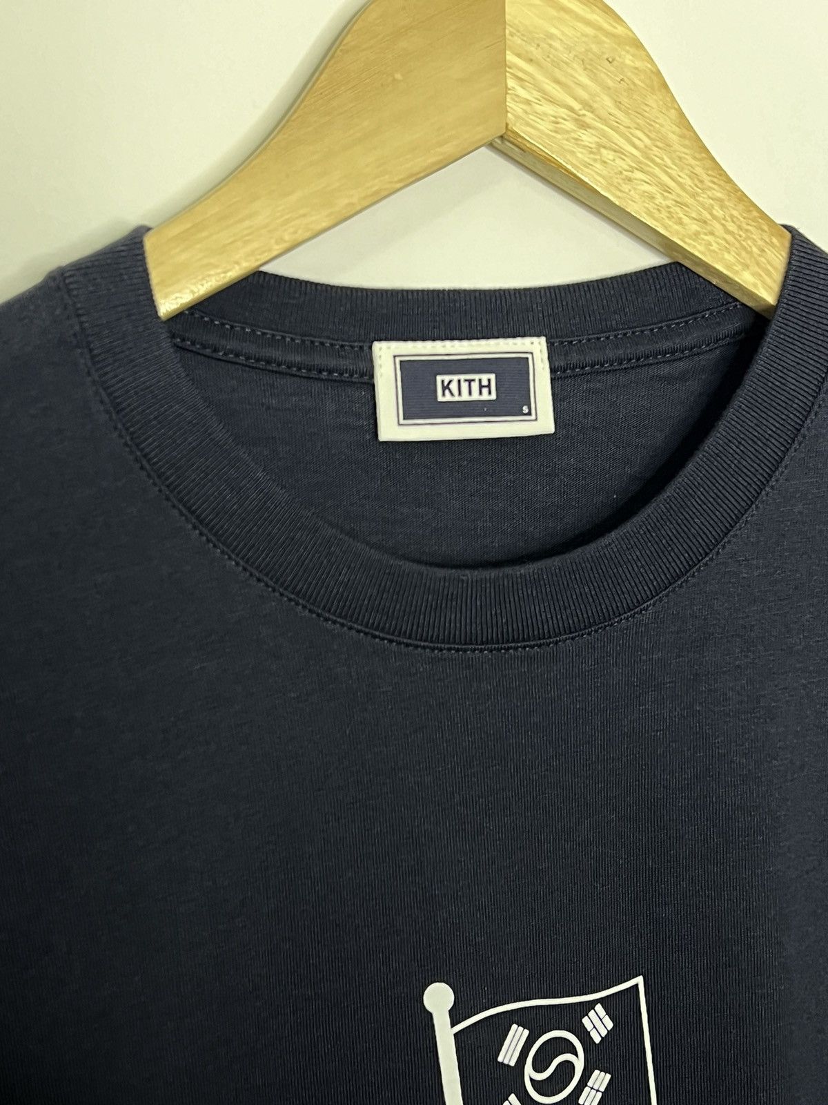 Kith × Vintage Kith Sadelle’s Seoul Flag Tee Size US S / EU 44-46 / 1 - 4 Thumbnail