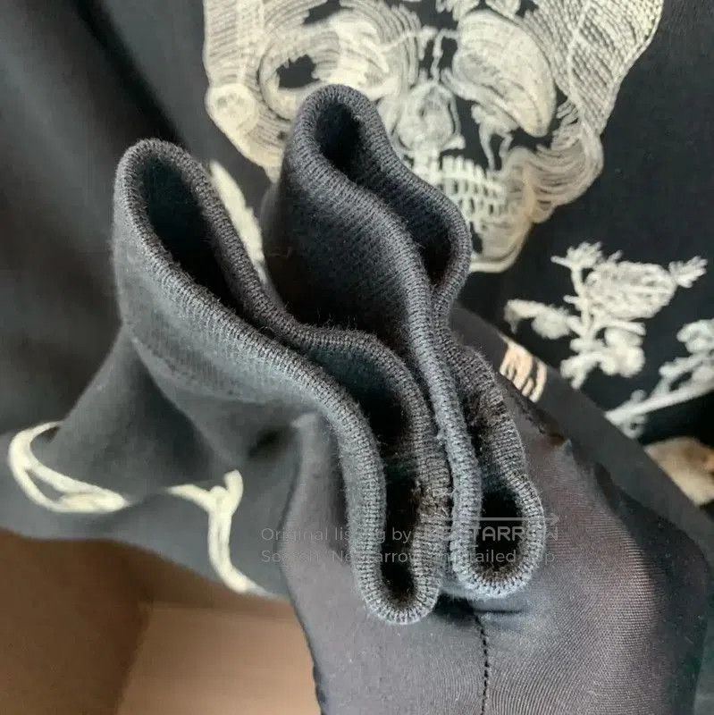 Alexander McQueen Alexander McQueen Black Cotton Graphic Sweatshirt . Size US L / EU 52-54 / 3 - 5 Thumbnail
