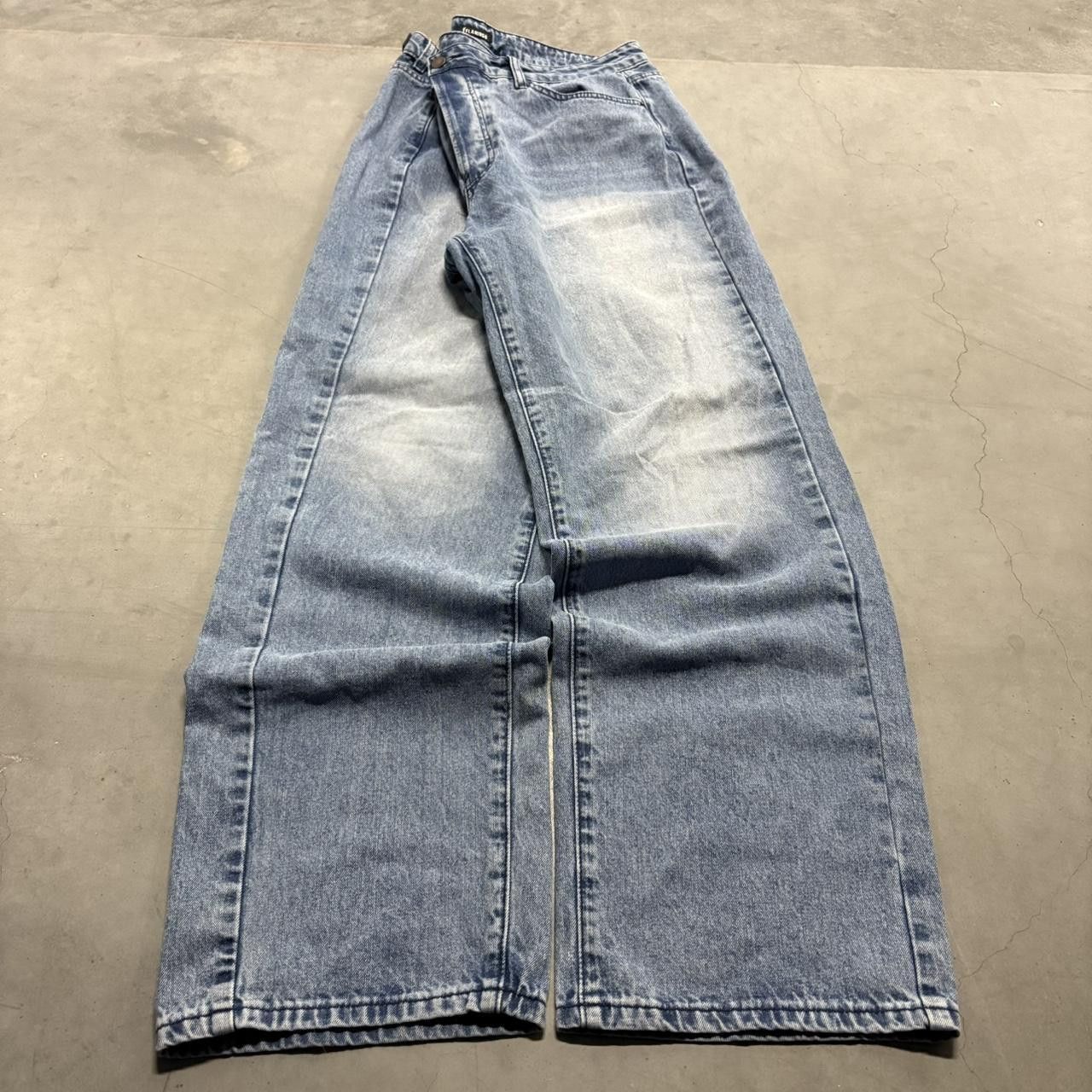Vintage Crazy Vintage Y2K/2000s Super Baggy Wideleg Skater Style Light Wash Denim Jeans! Size US 34 / EU 50 - 3 Thumbnail
