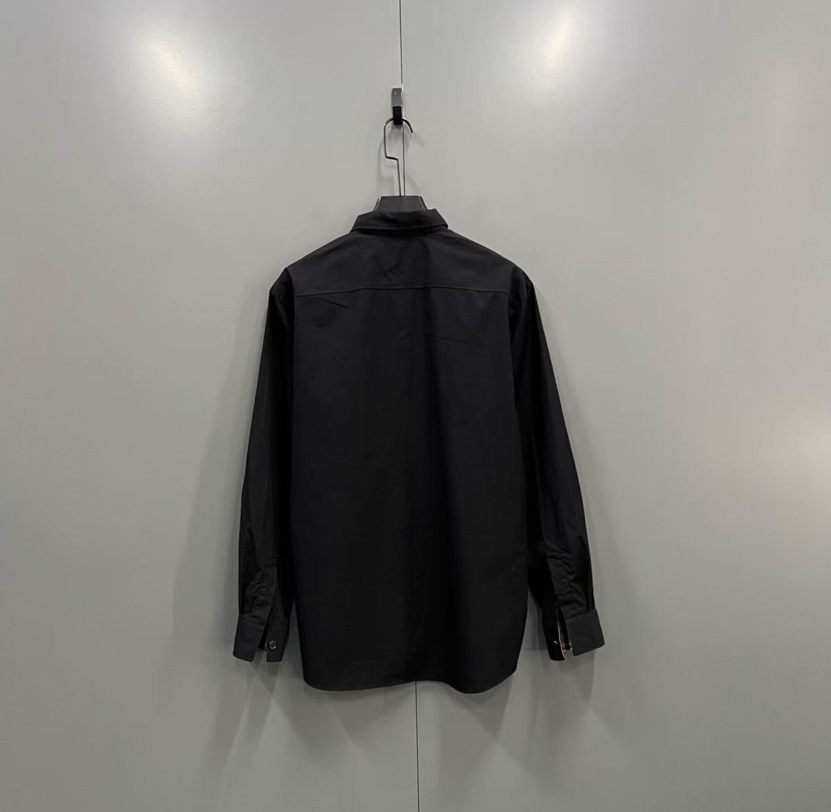 Burberry Burberry Black TB Embroidered Long Sleeve Shirt J41 Size US XL / EU 56 / 4 - 2 Thumbnail