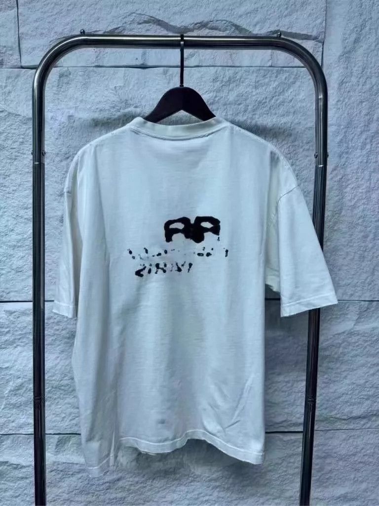 Balenciaga Balenciaga White graffiti short sleeves Size US M / EU 48-50 / 2 - 2 Thumbnail