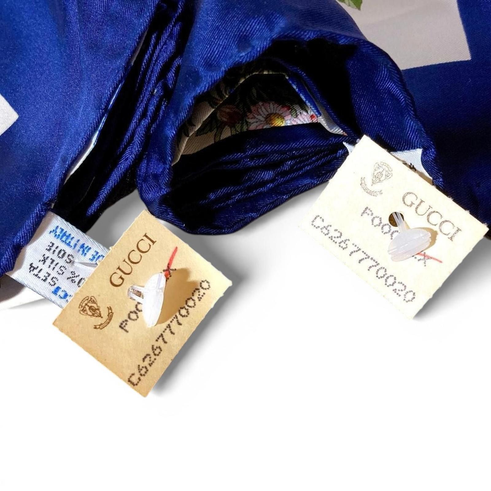 Gucci Gucci - Floral Patterned Silk Scarf with Blue Border Size ONE SIZE - 6 Thumbnail