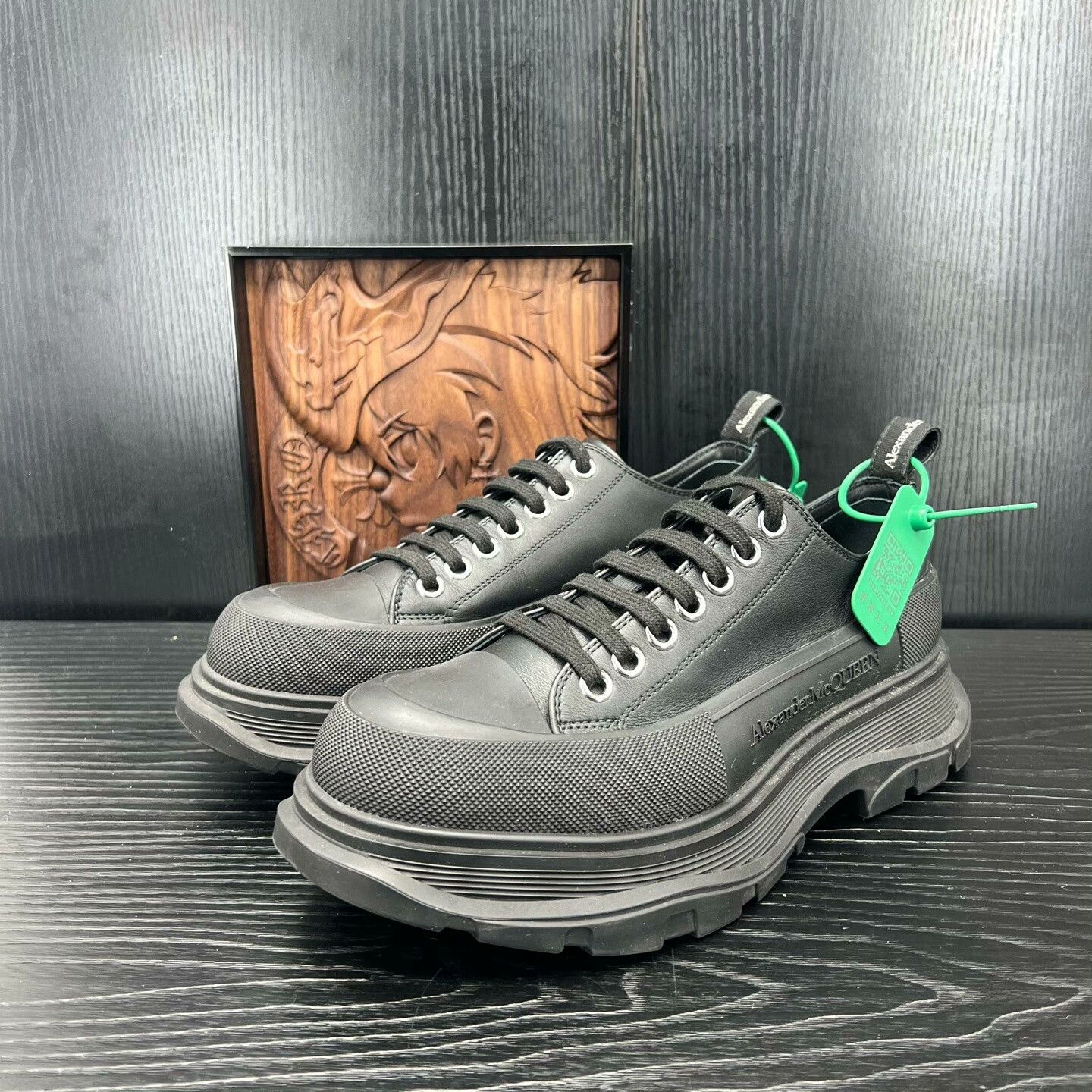 Alexander McQueen Alexander McQueen Black Lowtop Sneakers 41 Men Size US 8.5 / EU 41-42 - 1 Thumbnail