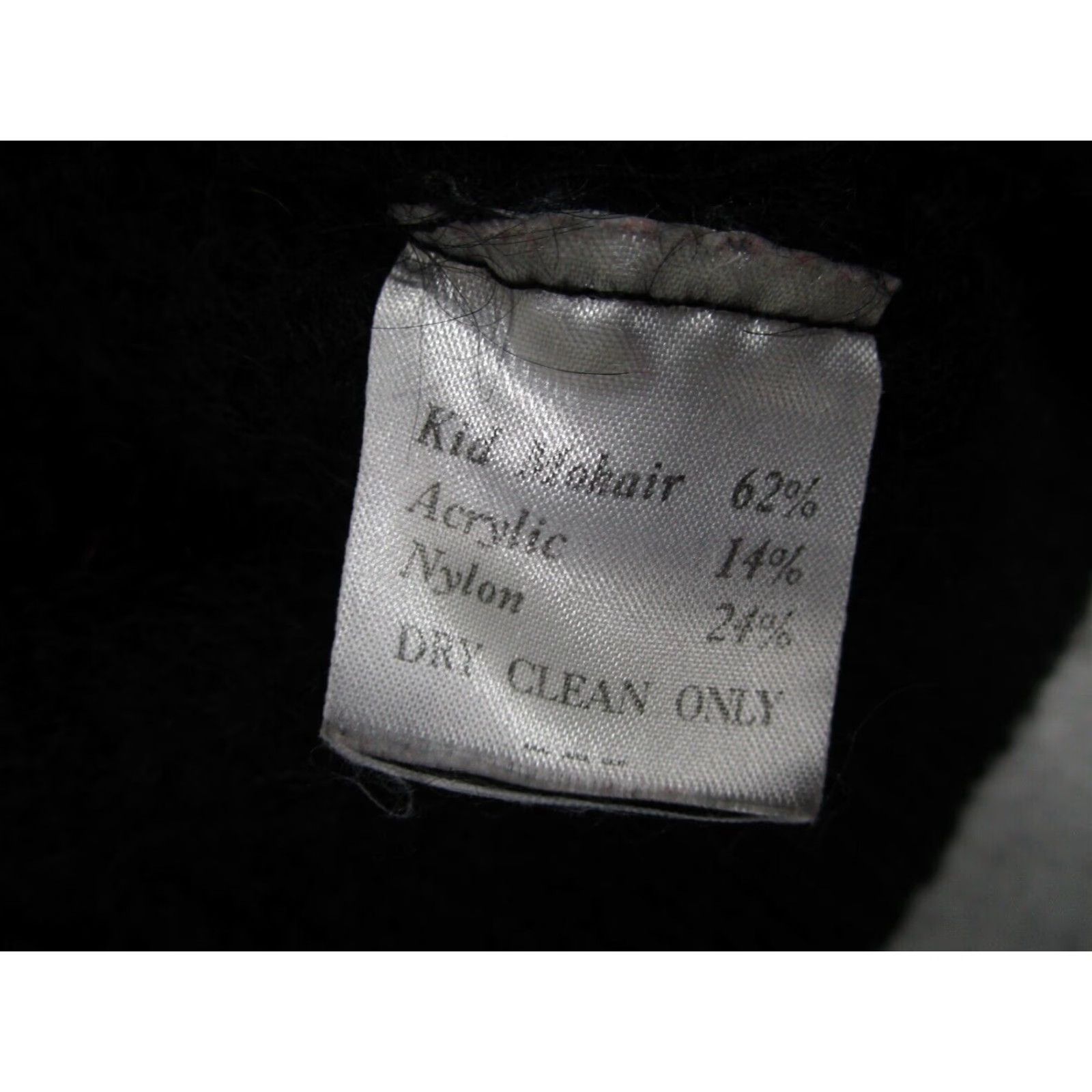 Vintage VINTAGE Sai Sai Women's Black Floral Cable-Knit Cardigan Sweater L Size L / US 10 / IT 46 - 4 Thumbnail