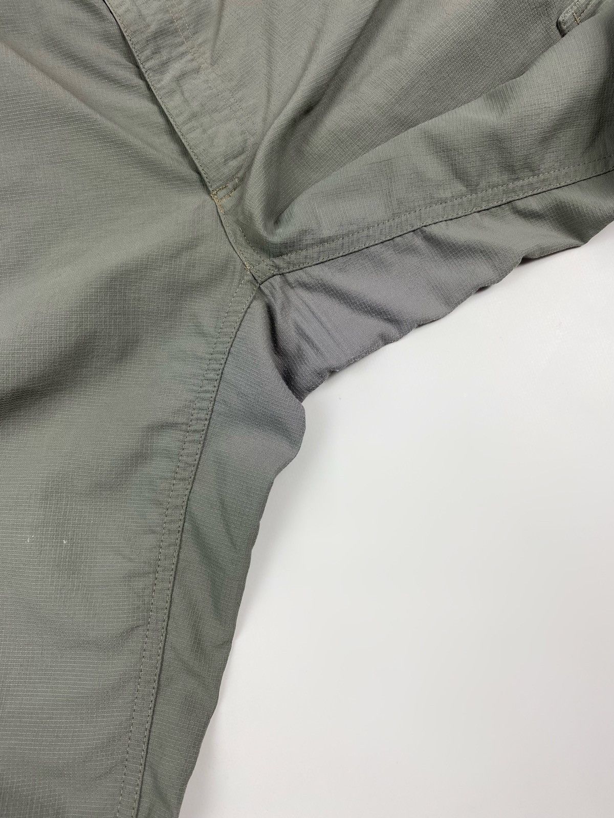 Patagonia 2000’s Distressed Patagonia Ripstop Nylon Hiking Pants Size US 36 / EU 52 - 6 Thumbnail