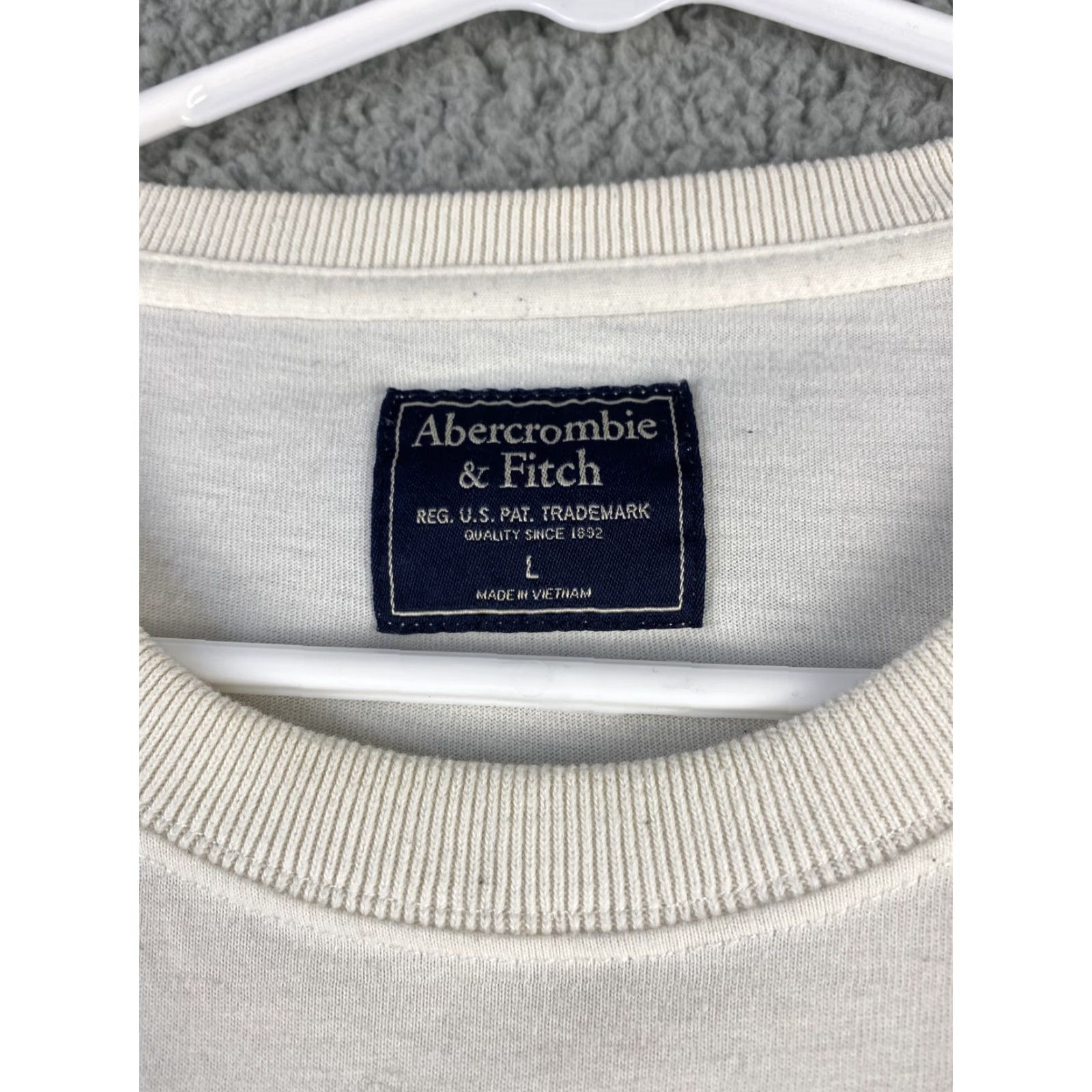 Abercrombie & Fitch Abercrombie & Fitch Men's Long Sleeve Cotton Muscle Shirt Crew Neck L White Casual Fall Winter Size US L / EU 52-54 / 3 - 4 Thumbnail