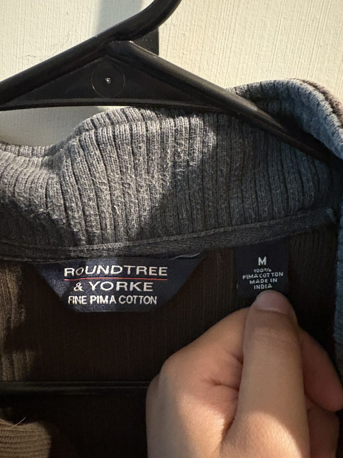 Roundtree & Yorke RoundTree & Yorke Size US M / EU 48-50 / 2 - 3 Thumbnail