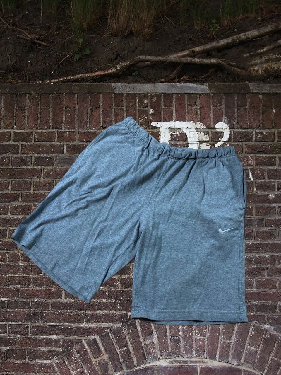 Nike × Vintage Nike Vintage Y2k Swoosh Logo Shorts Rare Streetwear Gray Size US 36 / EU 52 - 1 Thumbnail