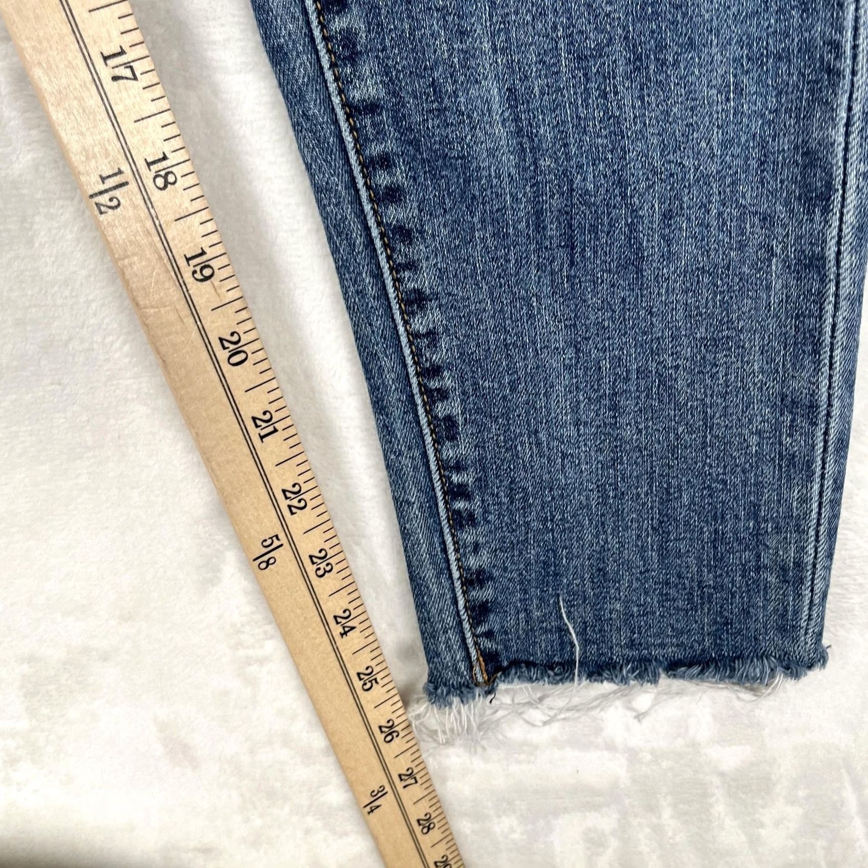 Levi's Levi's Wedgie Skinny High Rise Jeans Womens 30 Blue Medium Wash Distressed Denim Size 30" / US 8 / IT 44 - 6 Thumbnail