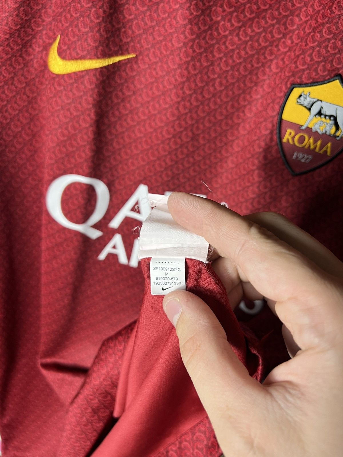Nike Nike Jersey Youth Qatar Airways 2018 Roma Football Soccer Size US M / EU 48-50 / 2 - 11 Thumbnail