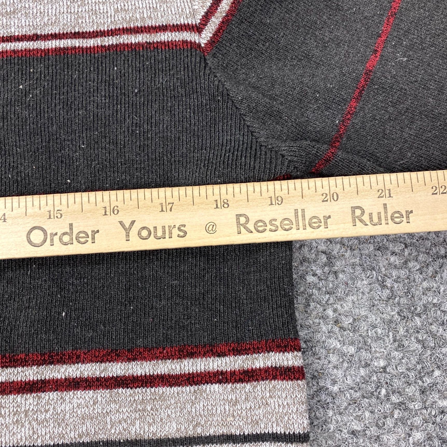 Vintage VINTAGE Kadulon Sweater Mens Large Gray Red Striped Half Zip Pullover Knit 1/4 Zip Mock Neck All Seasons Casual Mens Size US L / EU 52-54 / 3 - 6 Thumbnail