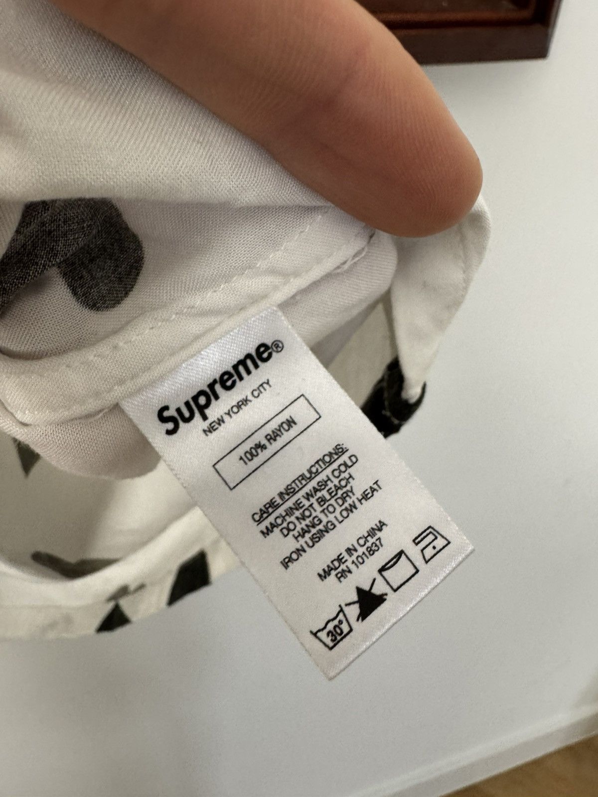 Supreme Supreme Hearts Rayon Button Up Shirt SS17 White Black Rare Size US M / EU 48-50 / 2 - 5 Thumbnail