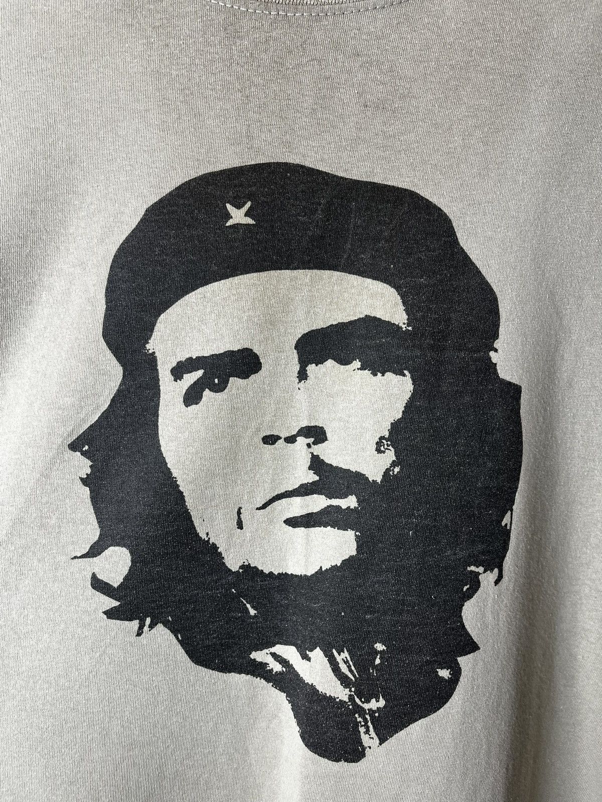 Vintage Vintage Che Guevara Revolution T Shirt Cuba Size US XXL / EU 58 / 5 - 2 Thumbnail