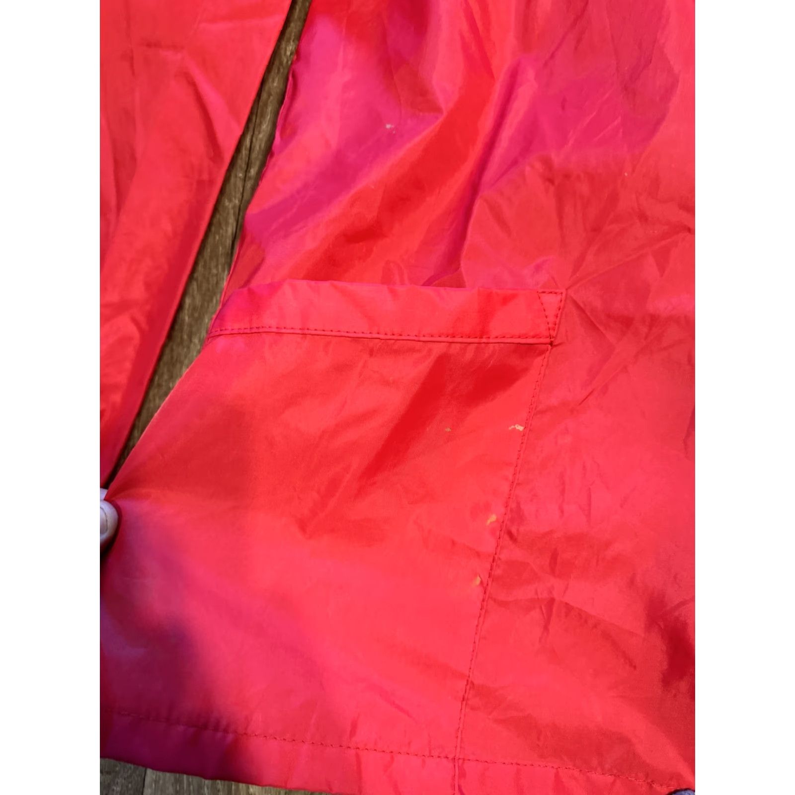 Vintage VINTAGE Gary High School Coaldiggers West Virginia Red Windbreaker Jacket Medium Mens M Red Windbreaker School 90s Size US M / EU 48-50 / 2 - 6 Thumbnail