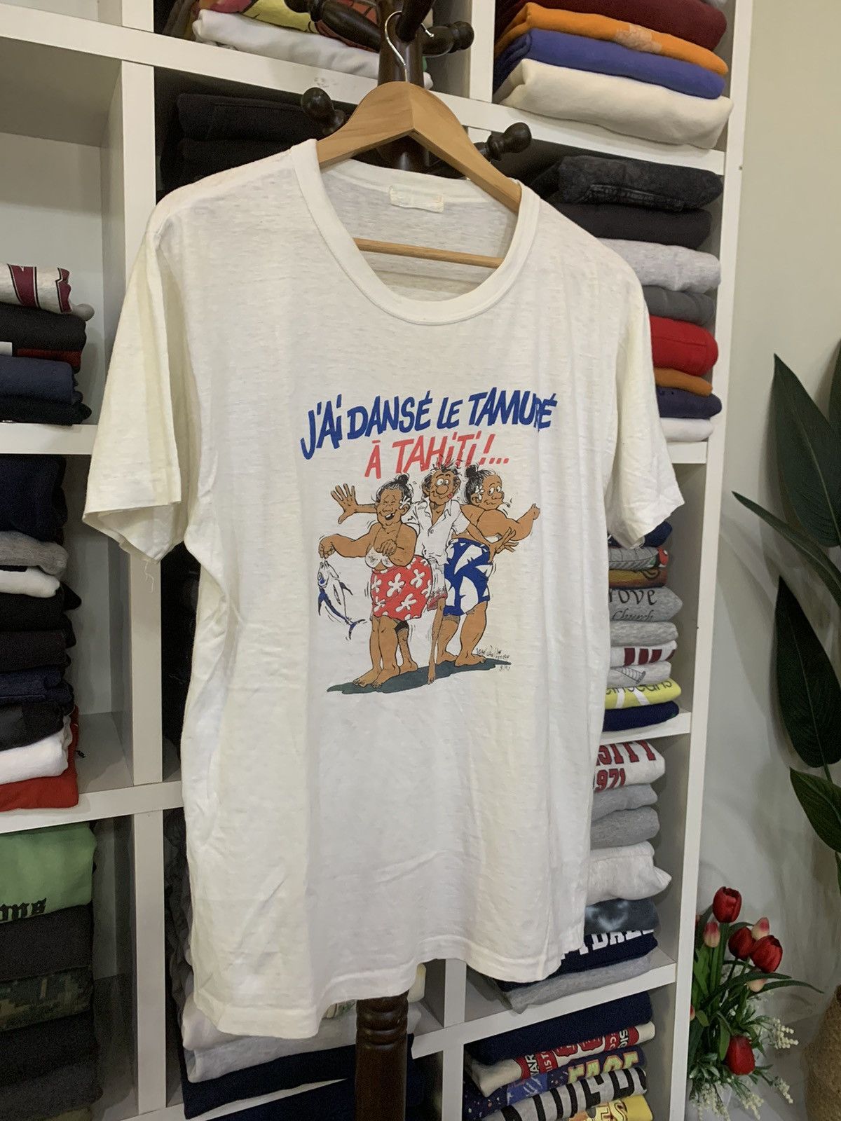 Vintage Vintage Jai Danse Le Tamure A Tahiti Size US L / EU 52-54 / 3 - 4 Thumbnail