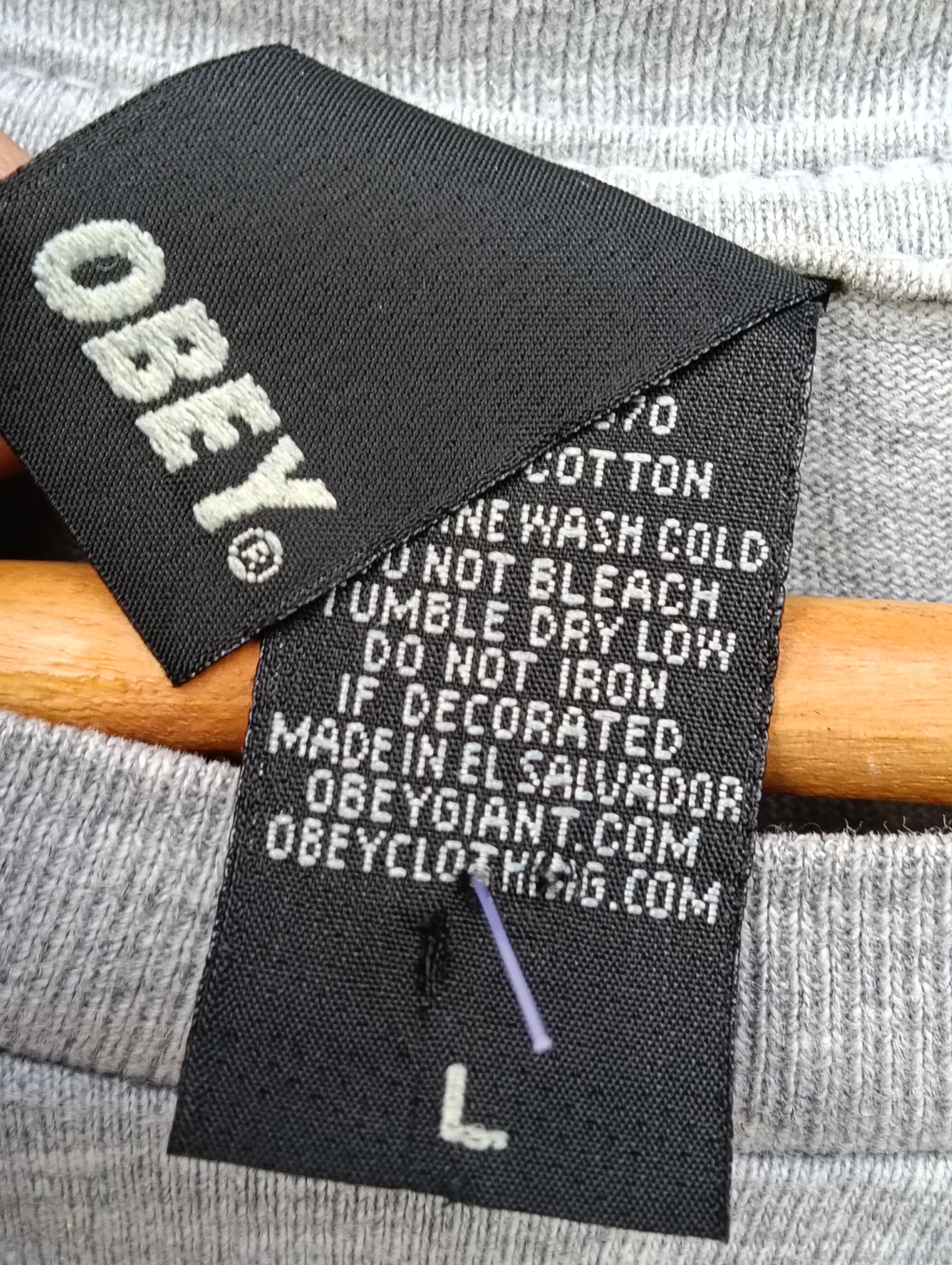Obey VINTAGE OBEY PROPAGANDA. Size US L / EU 52-54 / 3 - 6 Thumbnail