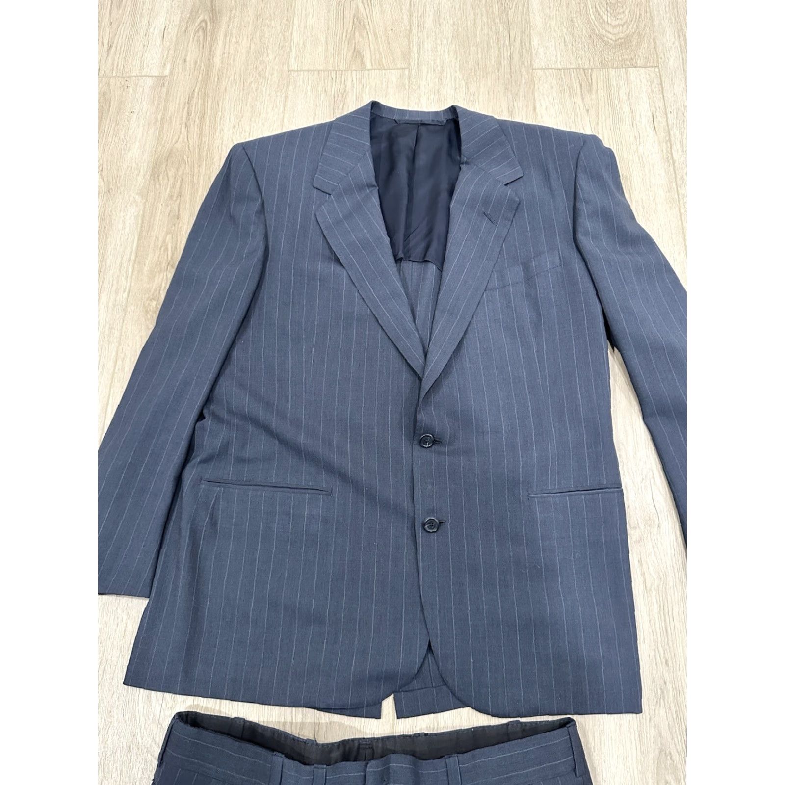 Vintage VINTAGE Oxxford Suit Gray Pinstripe 2 Piece Men 43 Regular Wool 42x36 Long Notch Lapel 2-Button Single-Breasted Size 46R - 7 Thumbnail