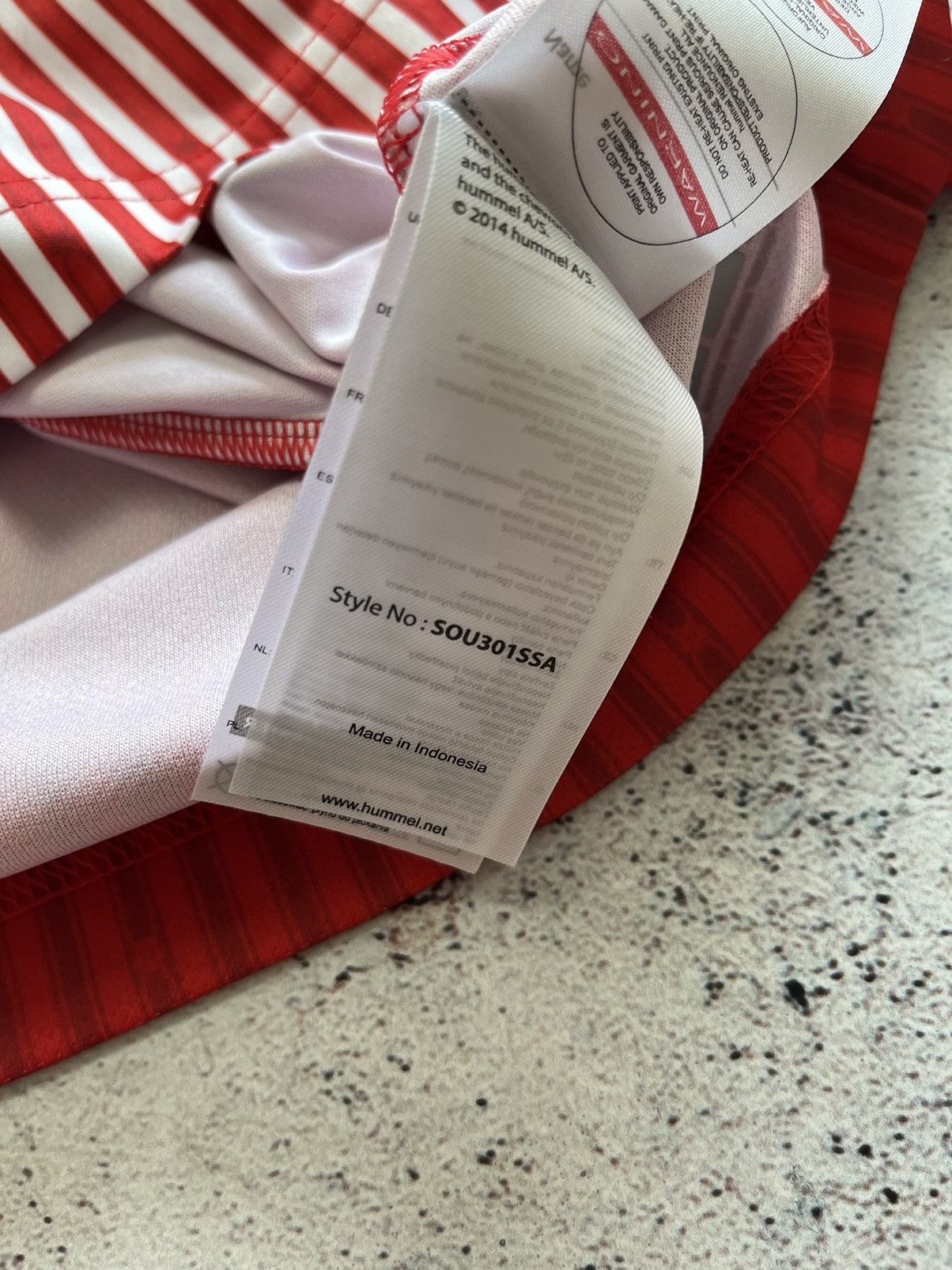 Hummel HUMMEL FC SOUTHAMPTON 2023/2024 HOME FOOTBALL SOCCER JERSEY Size US S / EU 44-46 / 1 - 9 Thumbnail