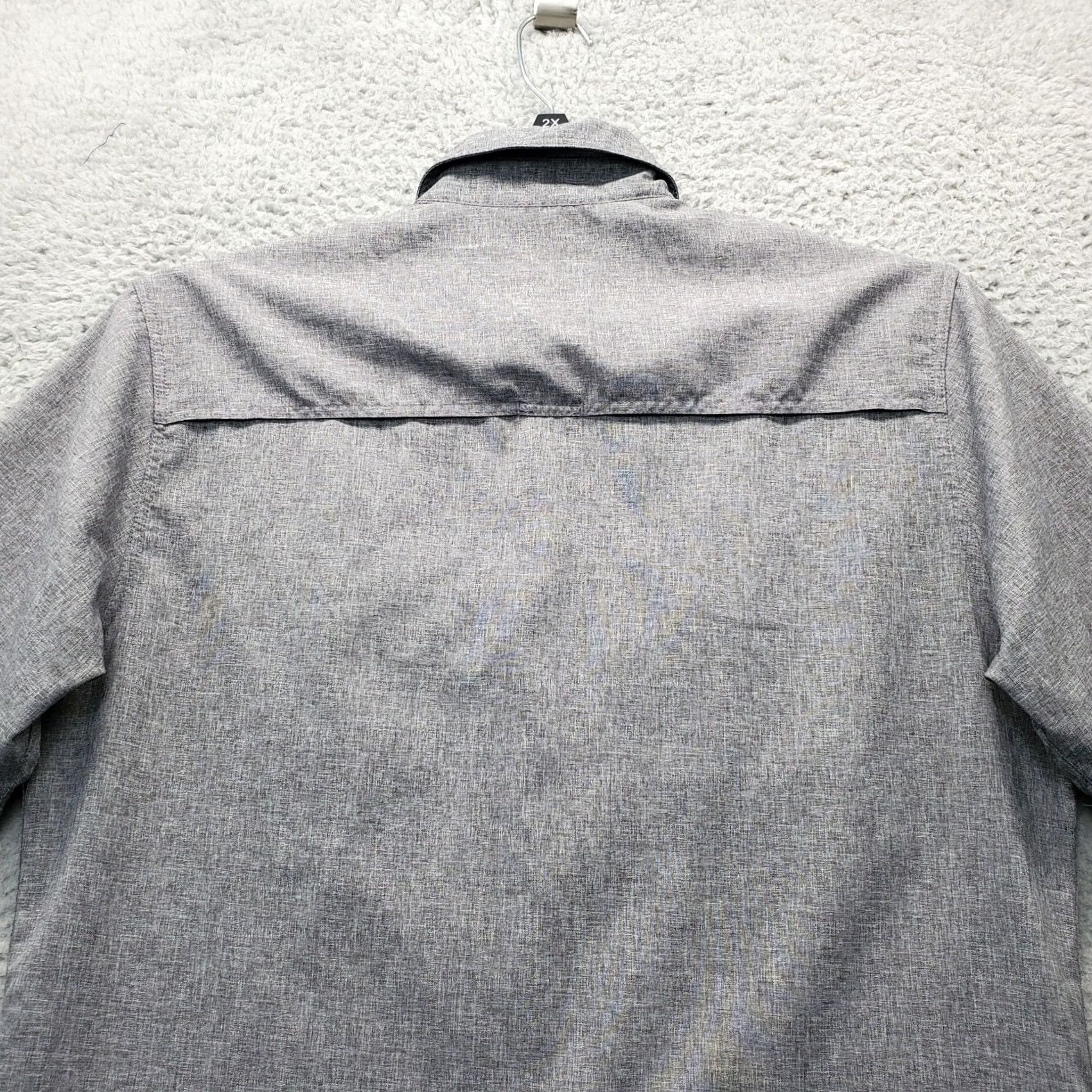 Croft & Barrow Croft & Barrow Button-Up Shirt Men Size S Gray Quick Dry Chest Pocket Slit Detail Size US S / EU 44-46 / 1 - 8 Thumbnail