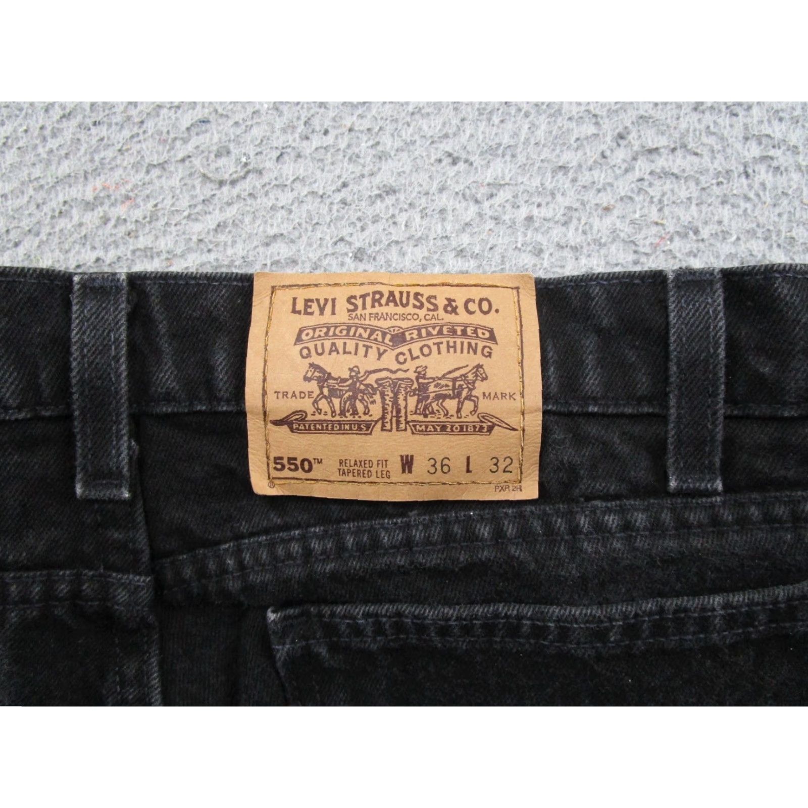 Levi's VINTAGE Levis 550 Orange Tab Relaxed Fit Tapered Leg Black Jeans Tag 36x32 READ Size US 36 / EU 52 - 3 Thumbnail