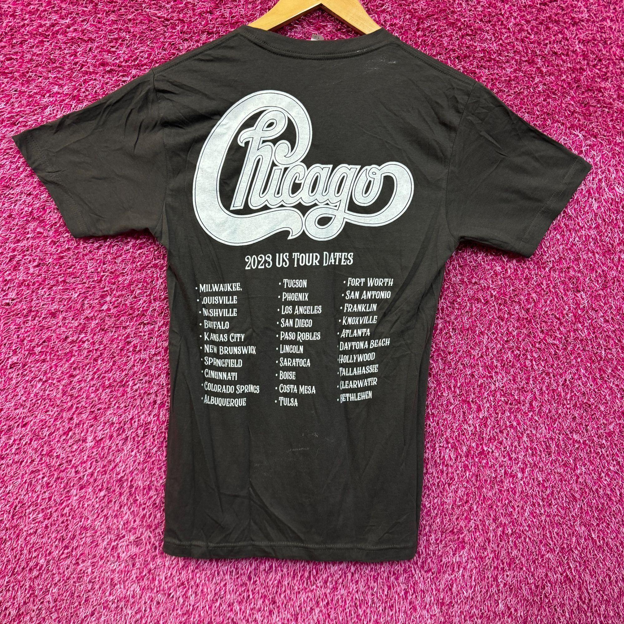Band Tees Chicago Spell-Out Logo 2023 US Tour Dates Soft Rock Tee smal Size US S / EU 44-46 / 1 - 3 Thumbnail