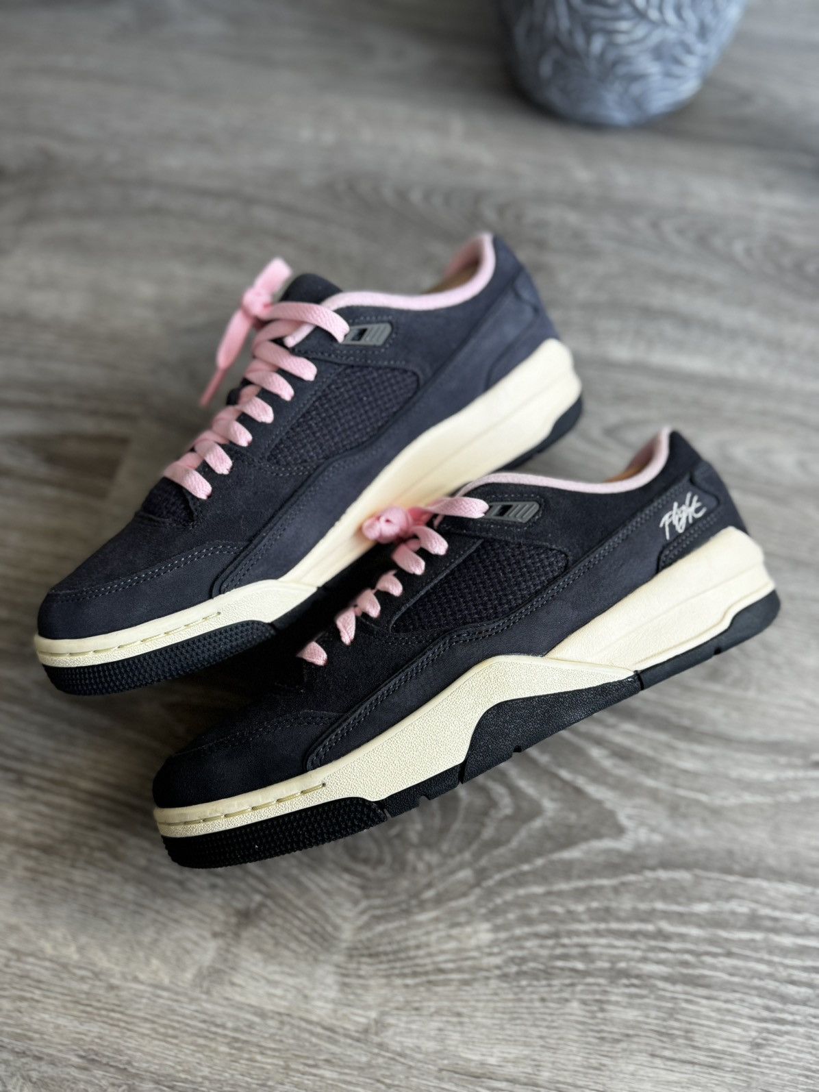 Jordan Brand Jordan Flight Court Neapolitan Black / Pink Size US 8 New Size US 8 / EU 41 - 3 Thumbnail