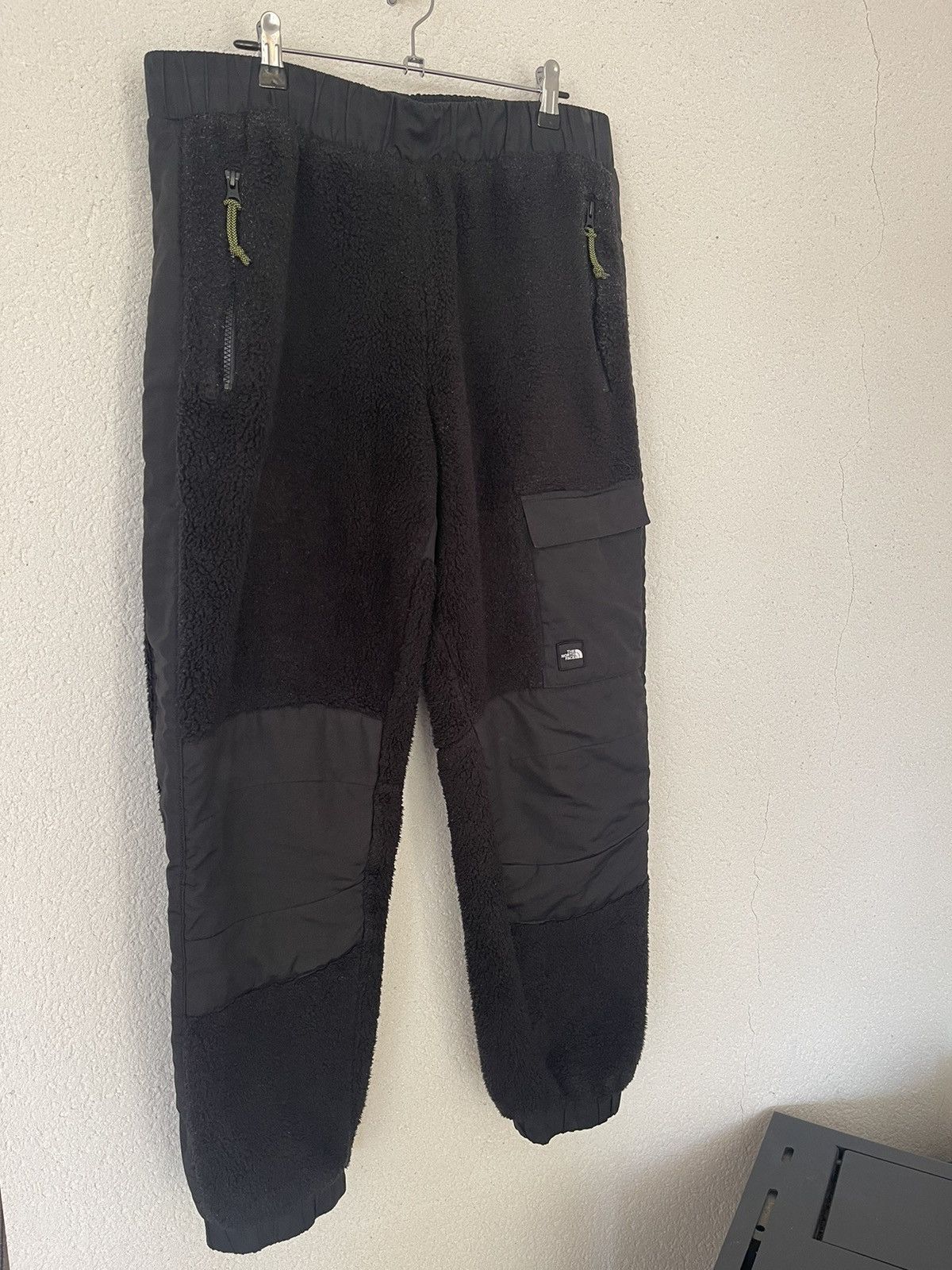 Image of The North Face Padded/ripstop/fleece Water Repellent Sweatpants in Black, Men's (Size 34)