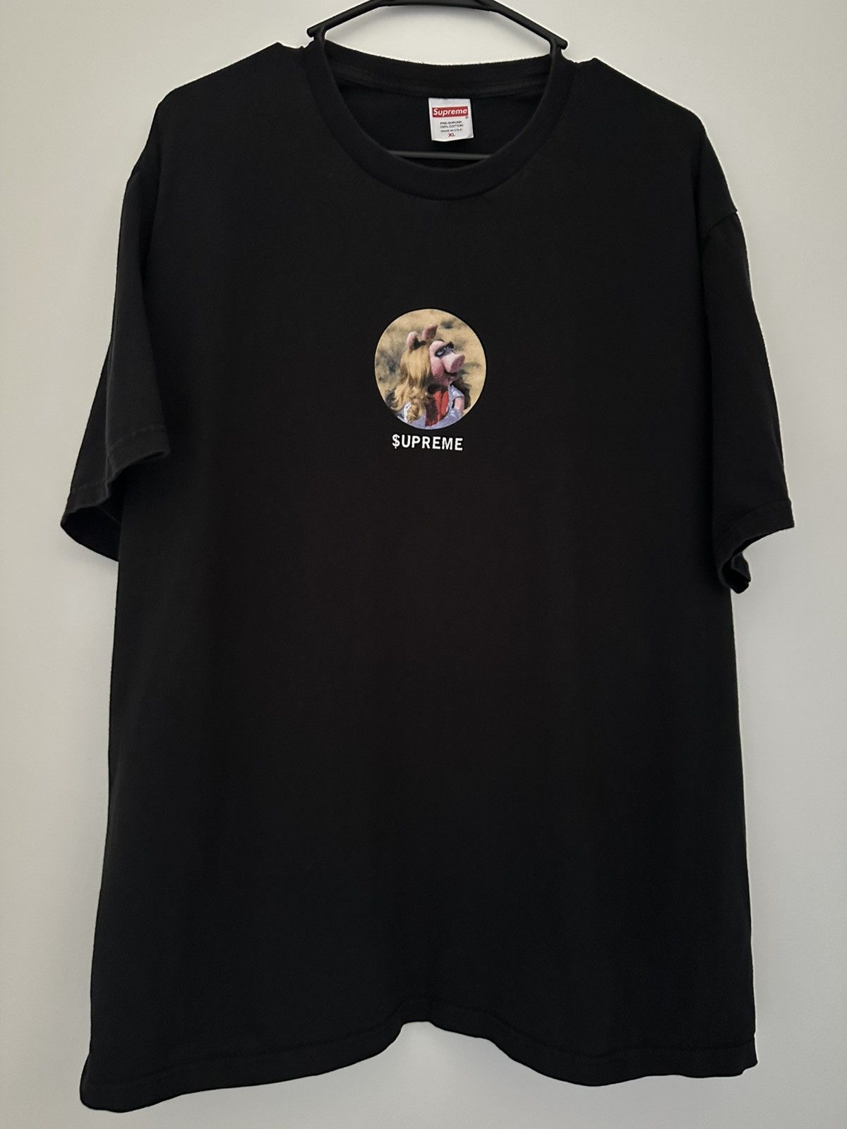 Supreme SUPREME Miss Piggy Logo Black Tee “Kissy Kissy” T-Shirt XL