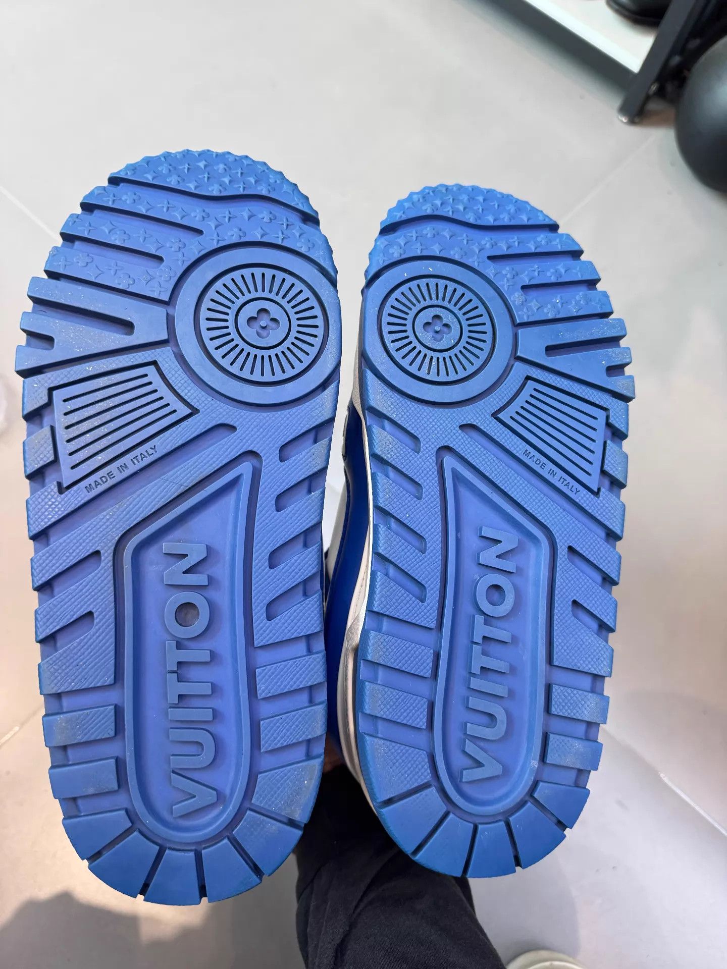 Louis Vuitton LV Trainer Maxi Men's White Blue Size US 8.5 / EU 41-42 - 5 Thumbnail