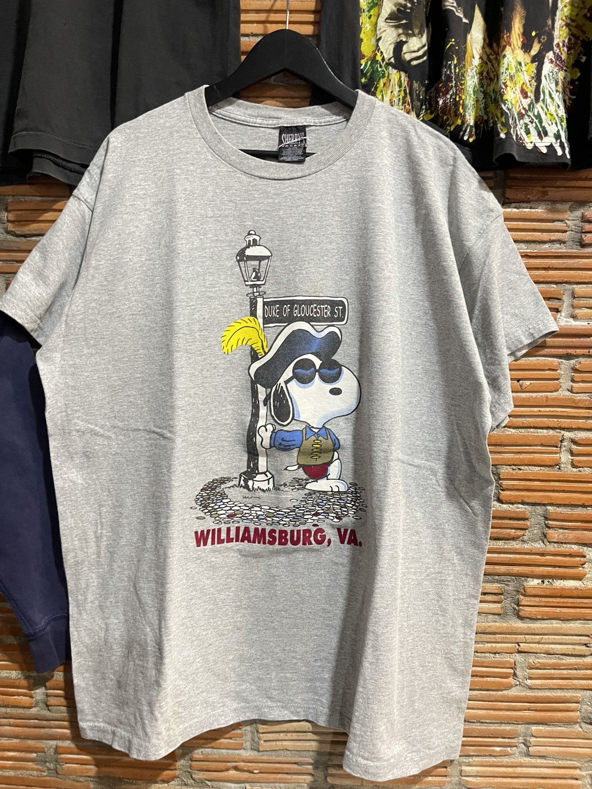 Peanuts RARE VINTAGE Snoopy Colonial Williamsburg VA Graphic Tee 90s Size US XXL / EU 58 / 5 - 1 Thumbnail