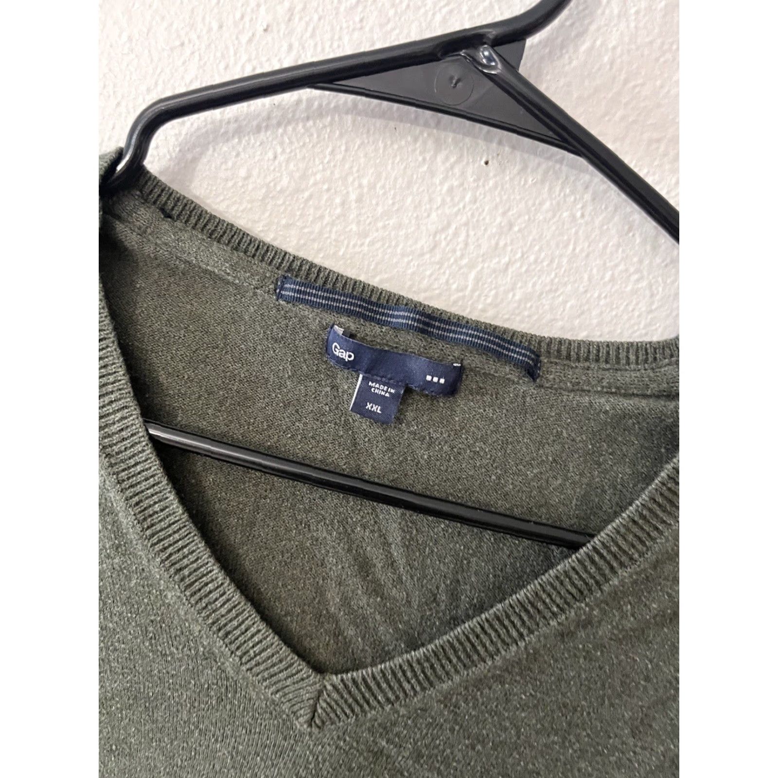 Gap Gap Sweater Men 2XL Green V-Neck Lightweight Pullover Cotton Blend All Seasons Mens Size US XXL / EU 58 / 5 - 2 Thumbnail