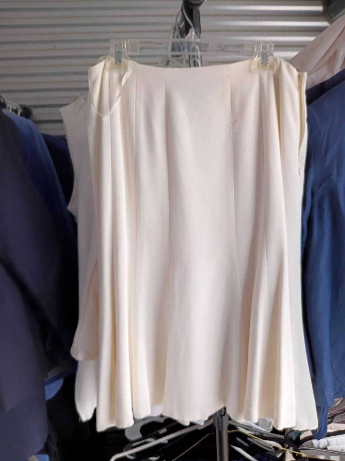 Polo Ralph Lauren Ralph Lauren Lauren Cream Pleated Skirt Size 32" / US 10 / IT 46 - 3 Thumbnail