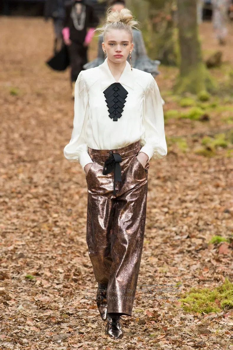 Chanel Chanel Forest series satin silk shirt Size XXS / US 00 / IT 34 - 9 Thumbnail