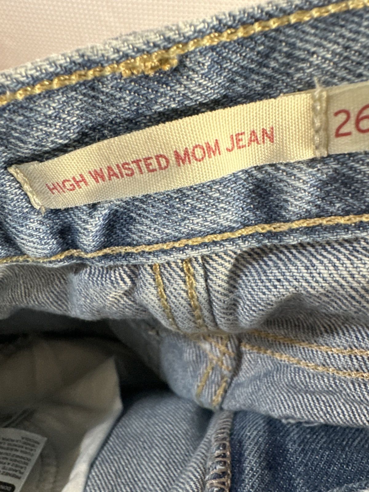 Levi's LEVI’S HIGH-WAISTED MOM JEANS Size 26" / US 2 / IT 38 - 7 Thumbnail