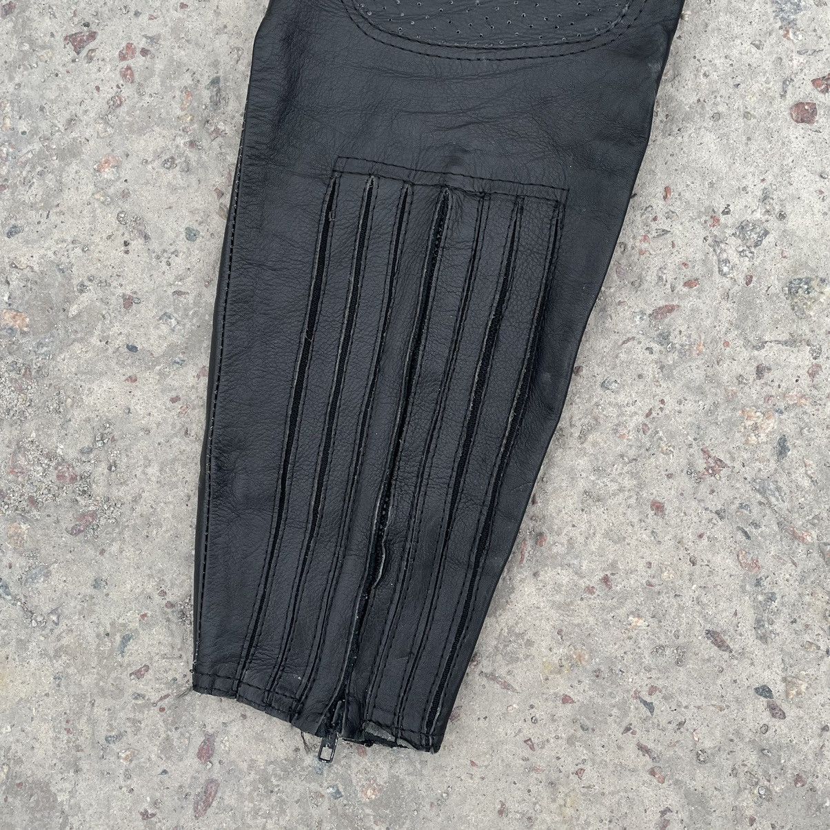 Vintage Vintage Moto Leather Pants Uvex 48 Size 90s Y2K USA Size US 30 / EU 46 - 9 Thumbnail