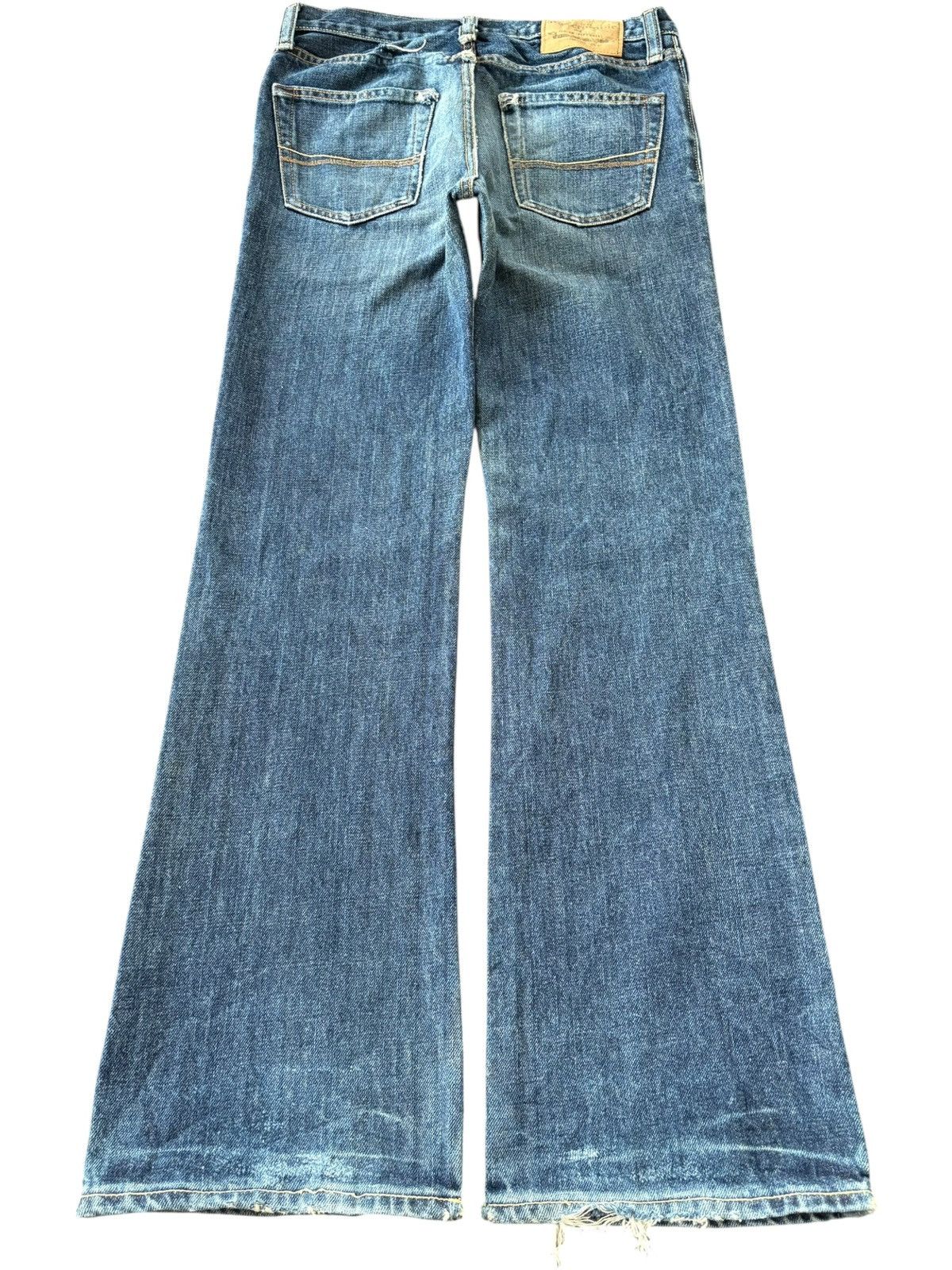 Abercrombie & Fitch Vintage Abercrombie Blue Wash Distress Flare Jeans Size 28" / US 6 / IT 42 - 2 Thumbnail