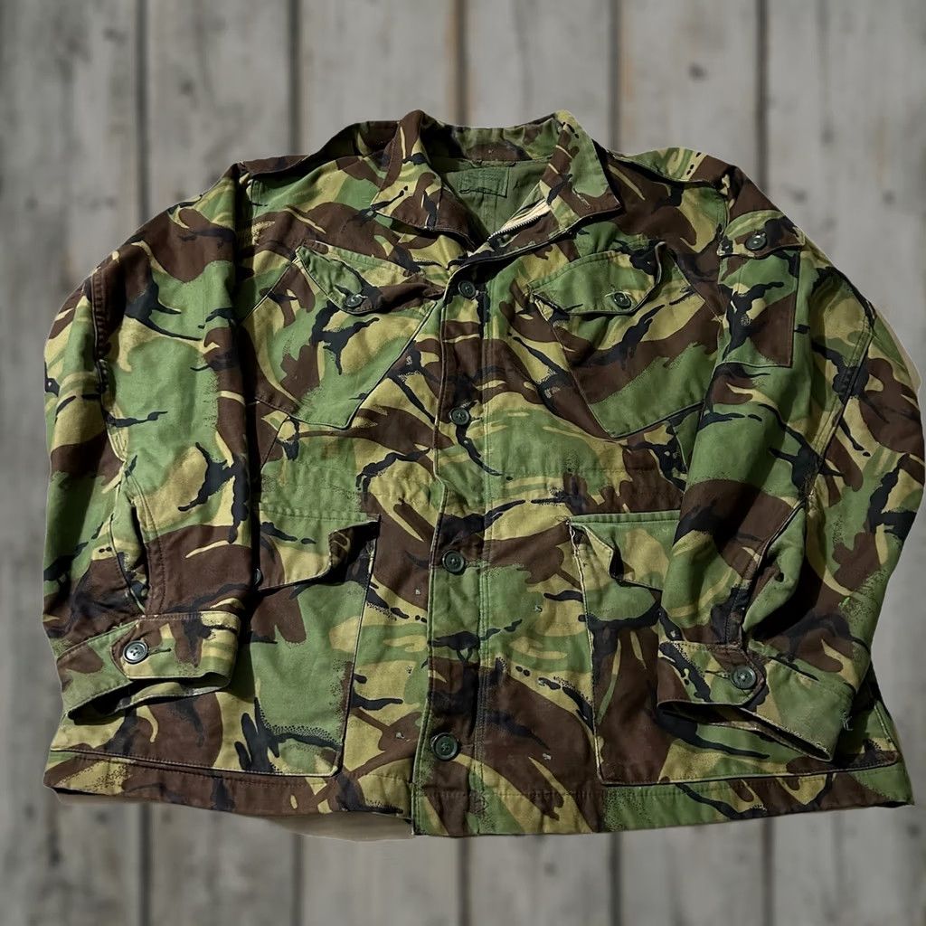 Vintage VINTAGE James Smith & Co British Army Camo DPM Slant Pocket Jacket Large Mens Green Camouflage Military Jacket Pockets Size US L / EU 52-54 / 3 - 1 Thumbnail