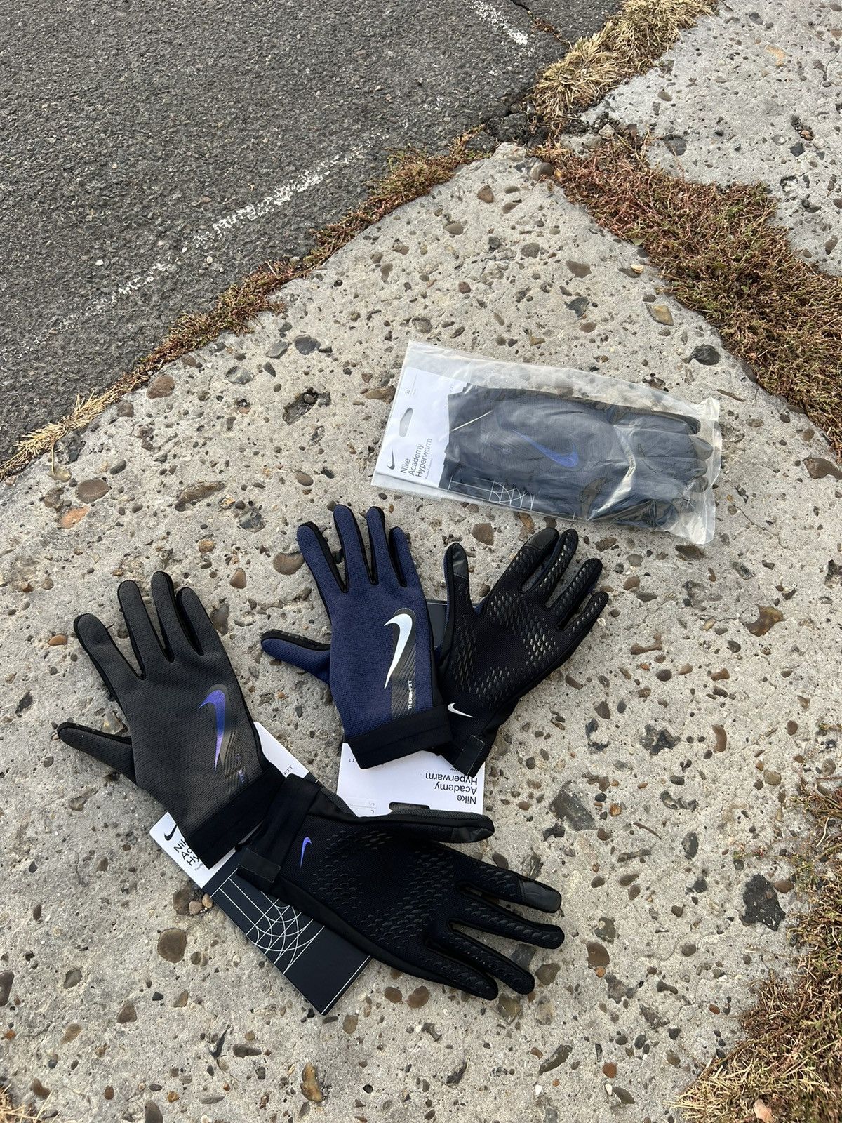 Nike Nike Thermal Fit Gloves NEW Size ONE SIZE - 3 Thumbnail