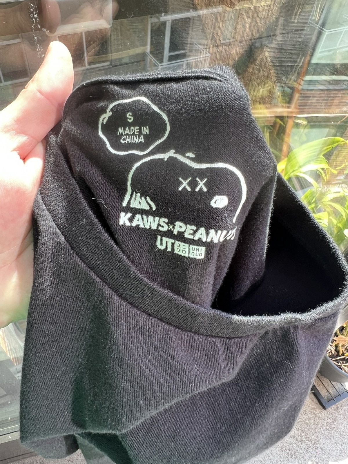 Kaws × Peanuts × Uniqlo Snoopy Pocket Tee Size US S / EU 44-46 / 1 - 4 Thumbnail