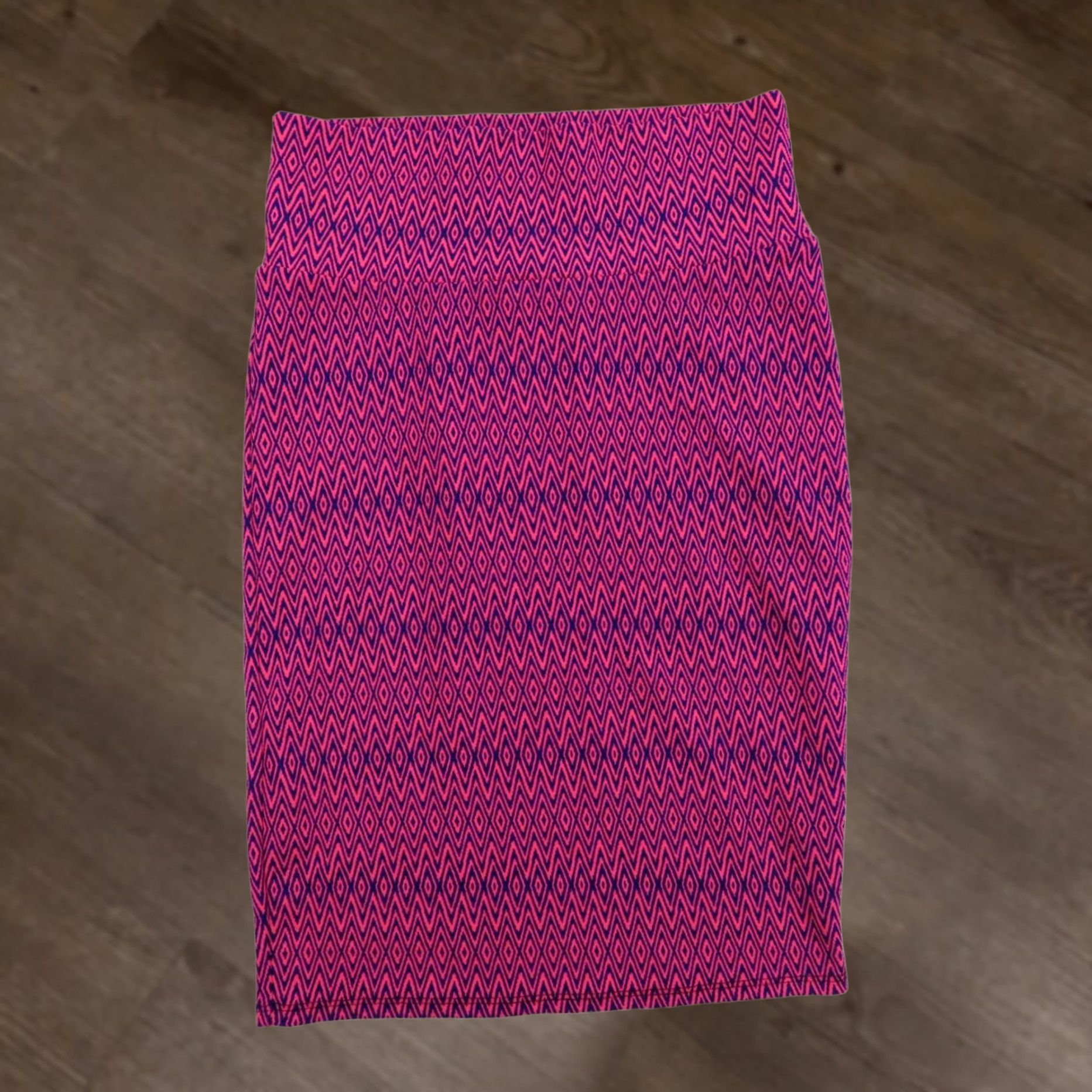 Vintage LuLaRoe Skirt XS Pink Neon Aztec Geometric Pencil Stretch Cassie Womens VINTAGE? No—Vintage: No Size 26" / US 2 / IT 38 - 1 Thumbnail