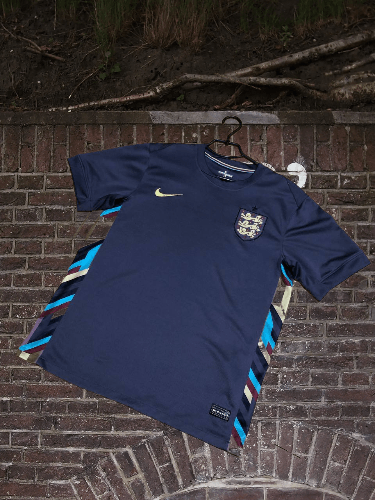 Nike Nike Vintage England Soccer Jersey Size US M / EU 48-50 / 2 - 1 Thumbnail